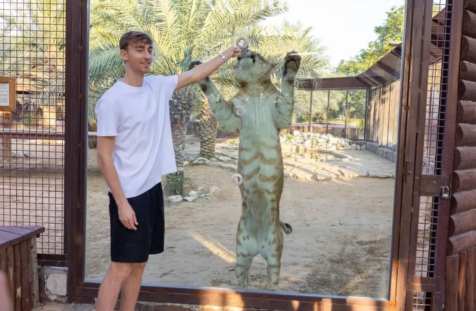 Las exóticas vacaciones de Dean Huijsen