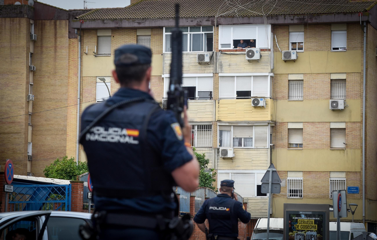 Macrorredada de la Policía Nacional en las Tres Mil Viviendas tras los tiroteos con armas de guerra