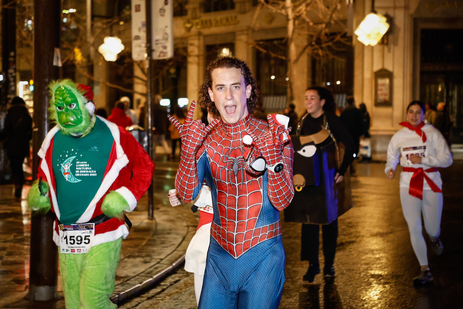 Búscate en la Carrera Nocturna de Disfraces de Granada