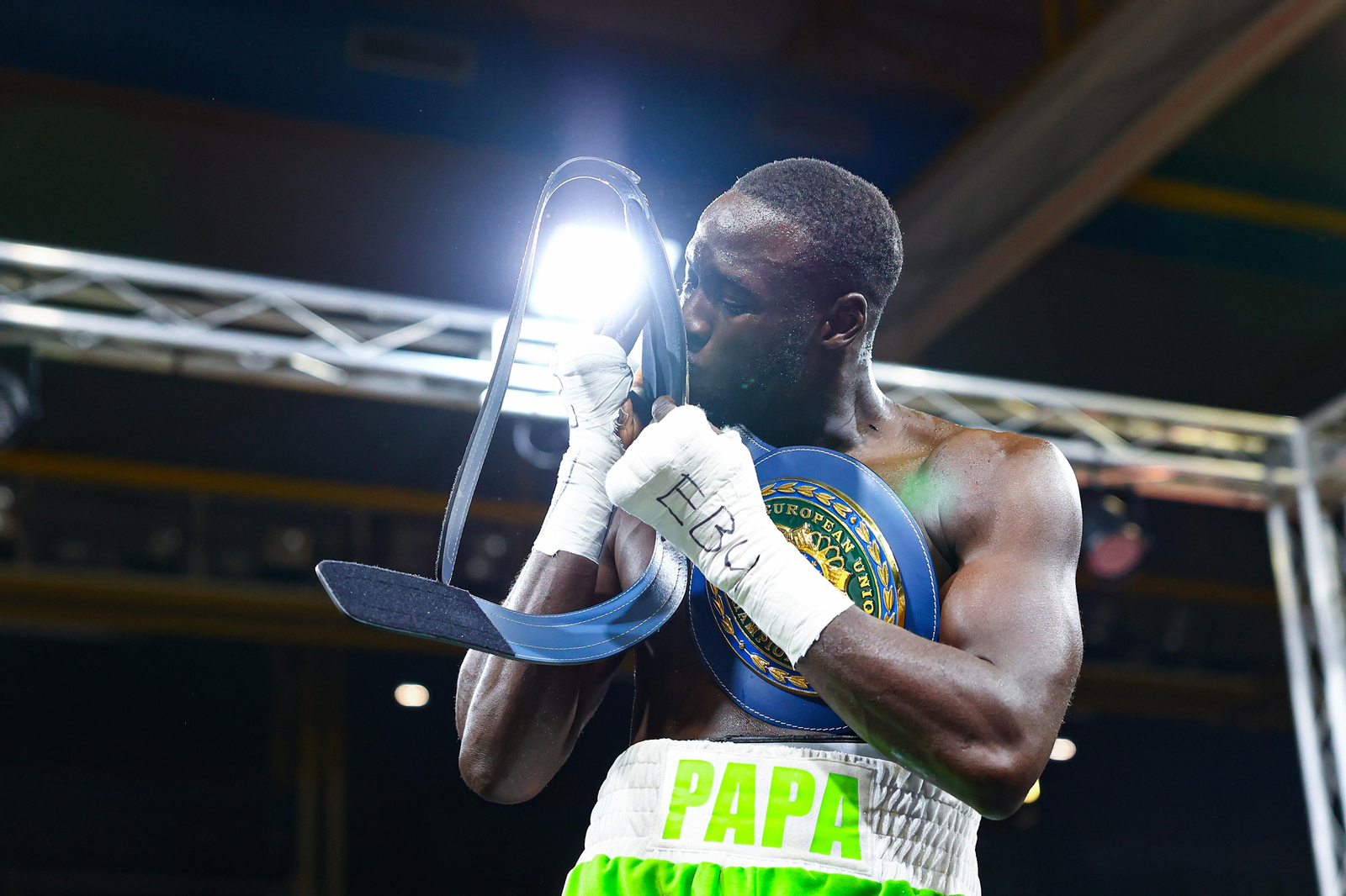 Las mejores fotos de la derrota de José Luis Navarro (El Cazador Jr) ante Gustave Tamba