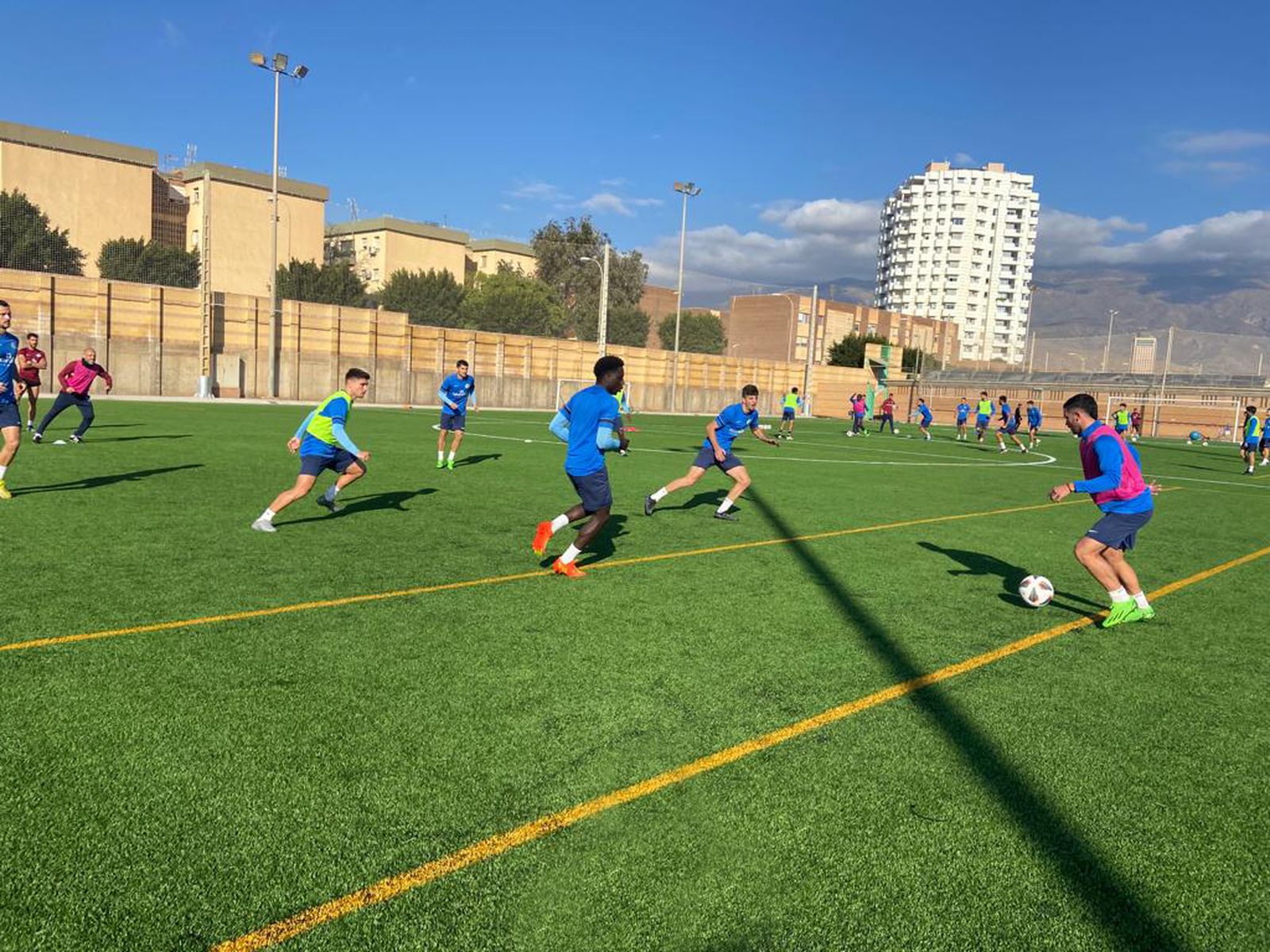 Sesión de trabajo del Poli El Ejido antes de recibir al Betis Deportivo.
