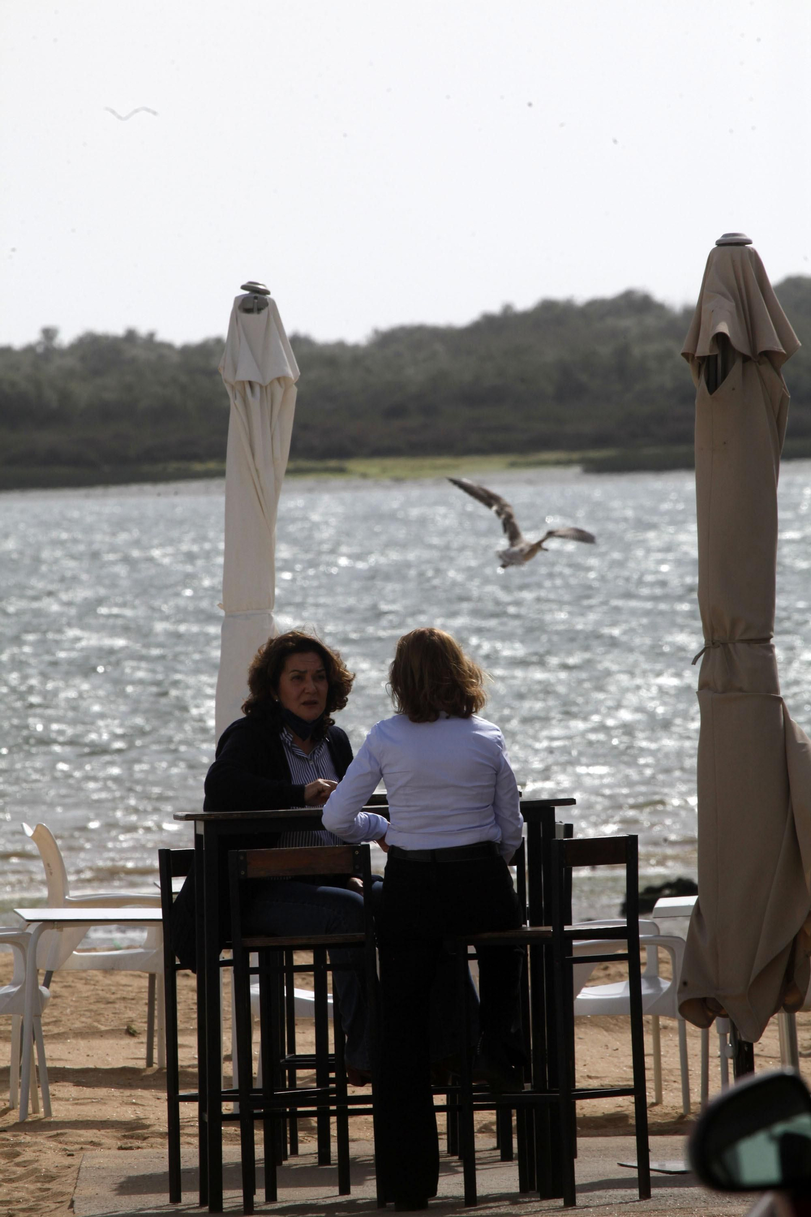 Ambiente en las terrazas de El Rompido y Punta Umbría durante este sábado.