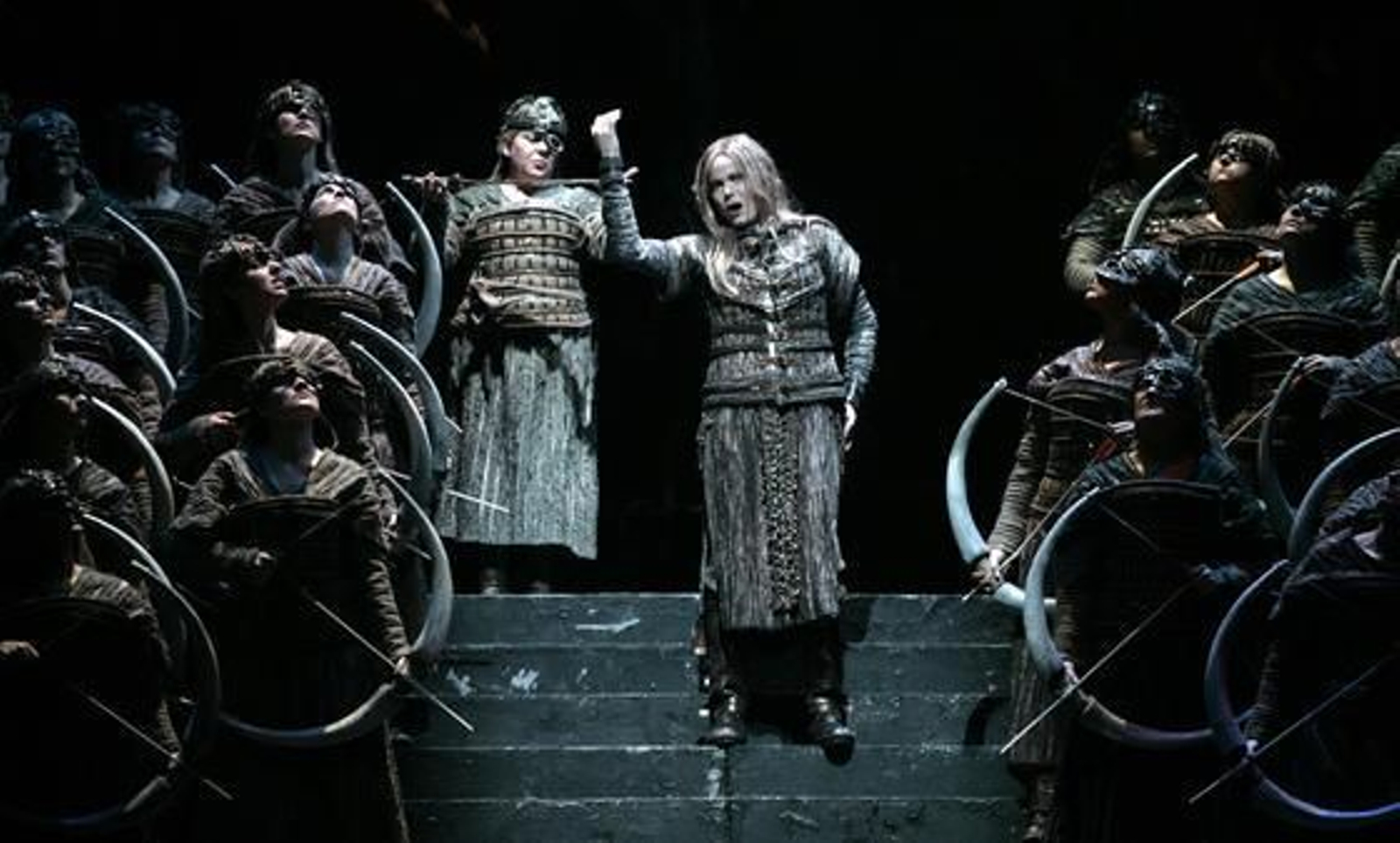 Imagen del ensayo general de 'Sárka' en el Teatro de la Maestranza. / Juan Carlos Muñoz