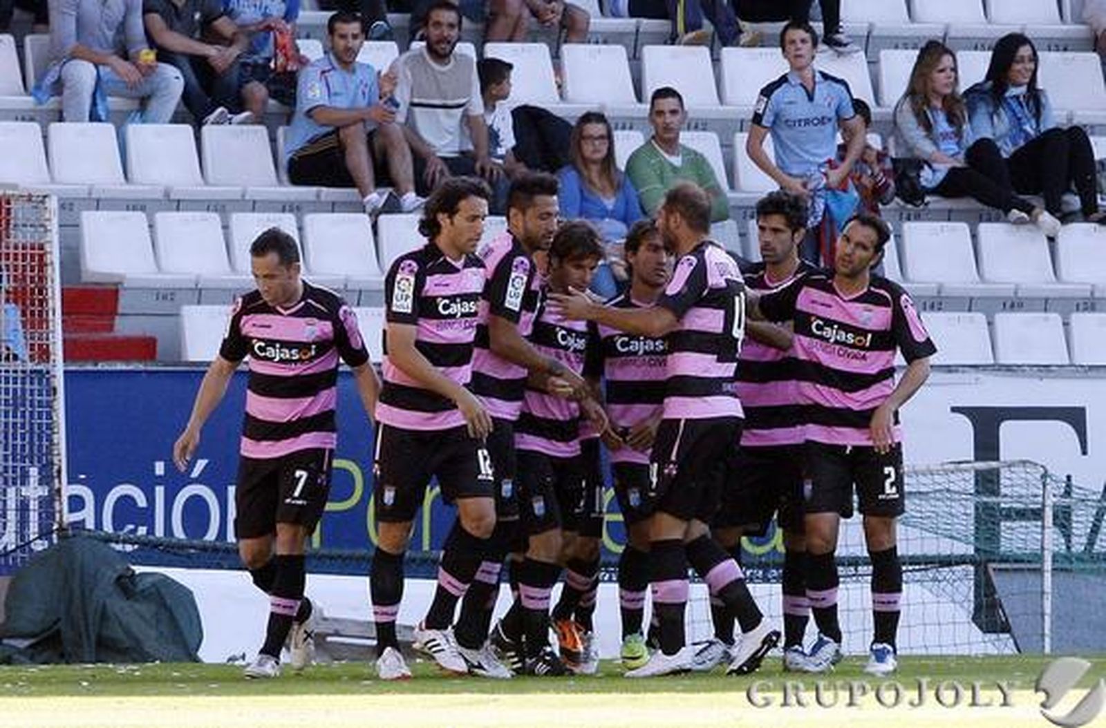 Los jugadores del Deportivo celebran el tanto de Jesús Mendoza.

Foto: lof