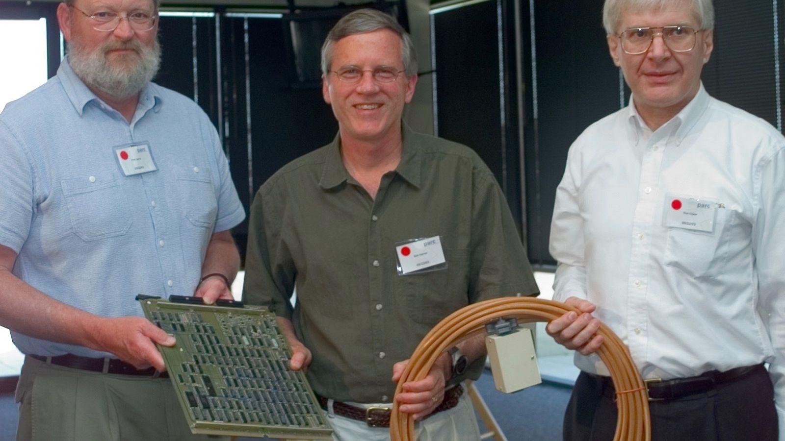 David Boggs junto a su invento.