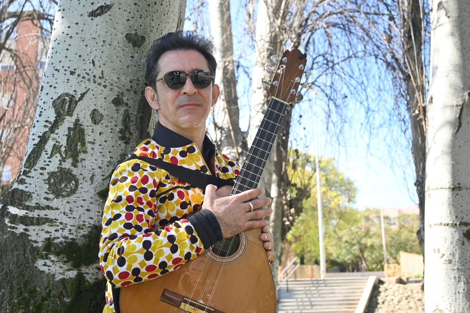 Raúl Rodríguez con su Tres Flamenco