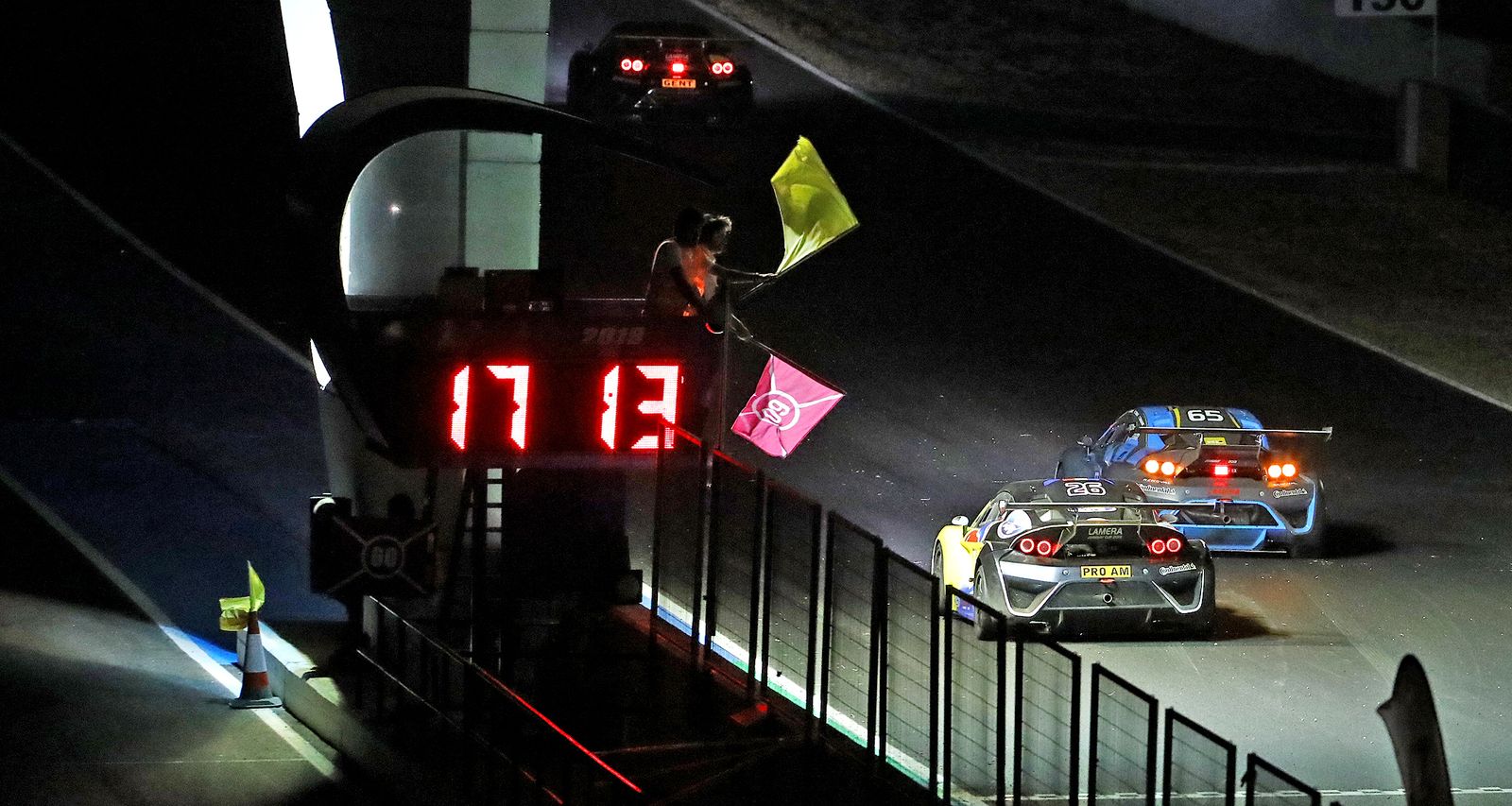 Imágenes de las 24 horas de automovilismo en el Circuito de Jerez