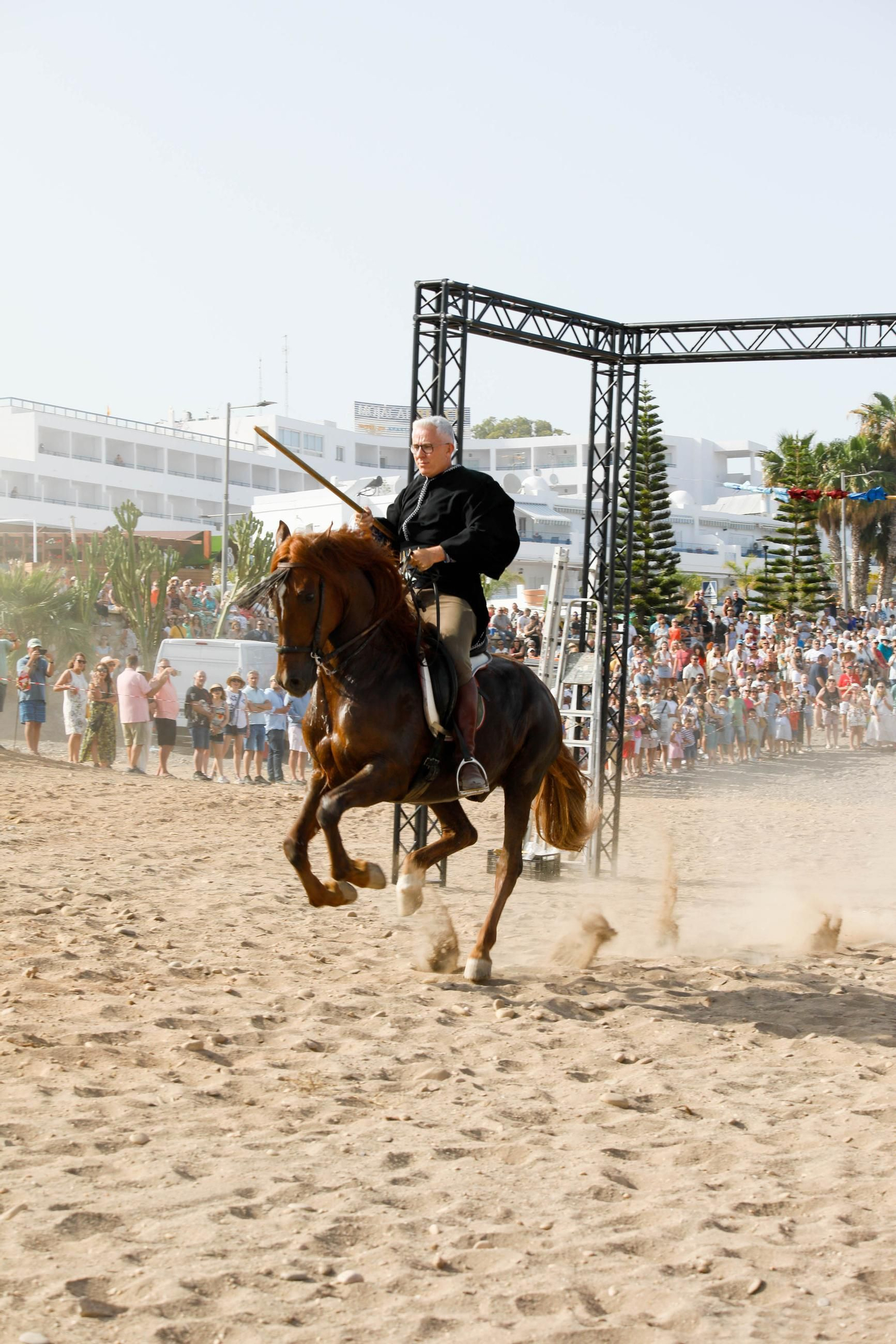 La carrera de cintas y la exhibición de caballos de los Moros y Cristianos de Mojácar, en imágenes