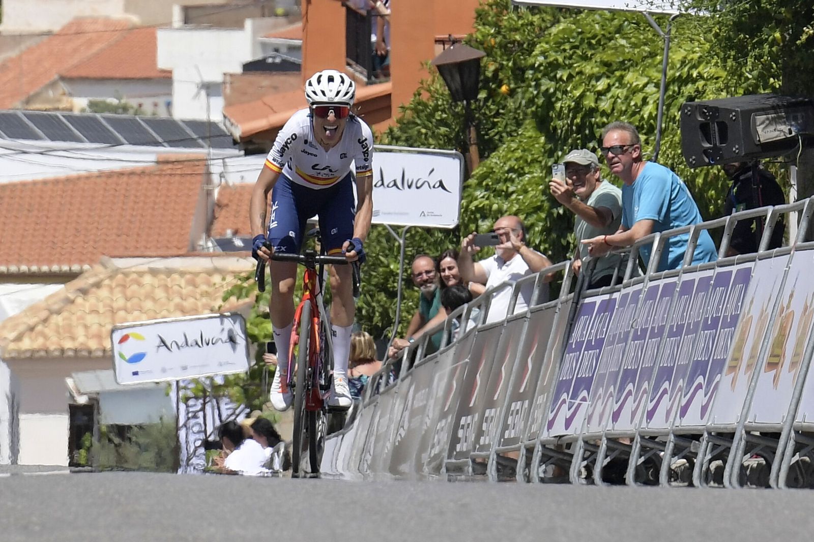 Las mejores imágenes de la segunda etapa de la Vuelta Andalucía Elite Women