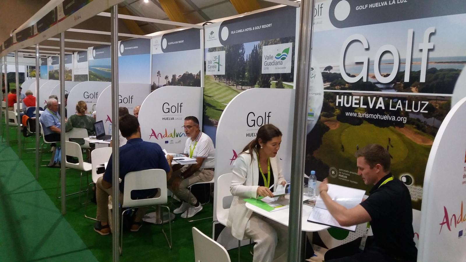 El primer término el expositor de golf de Huelva.