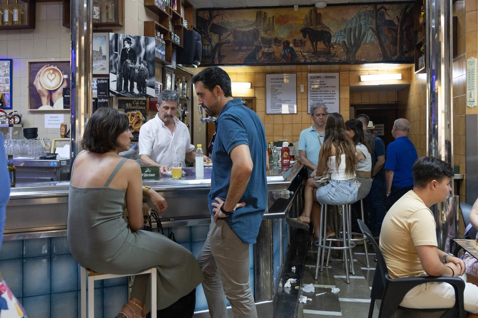 Si quieres tomar algo sin preocupaciones, evita ir a las horas punta. tasca-bar-montana-jaen (4).jpg