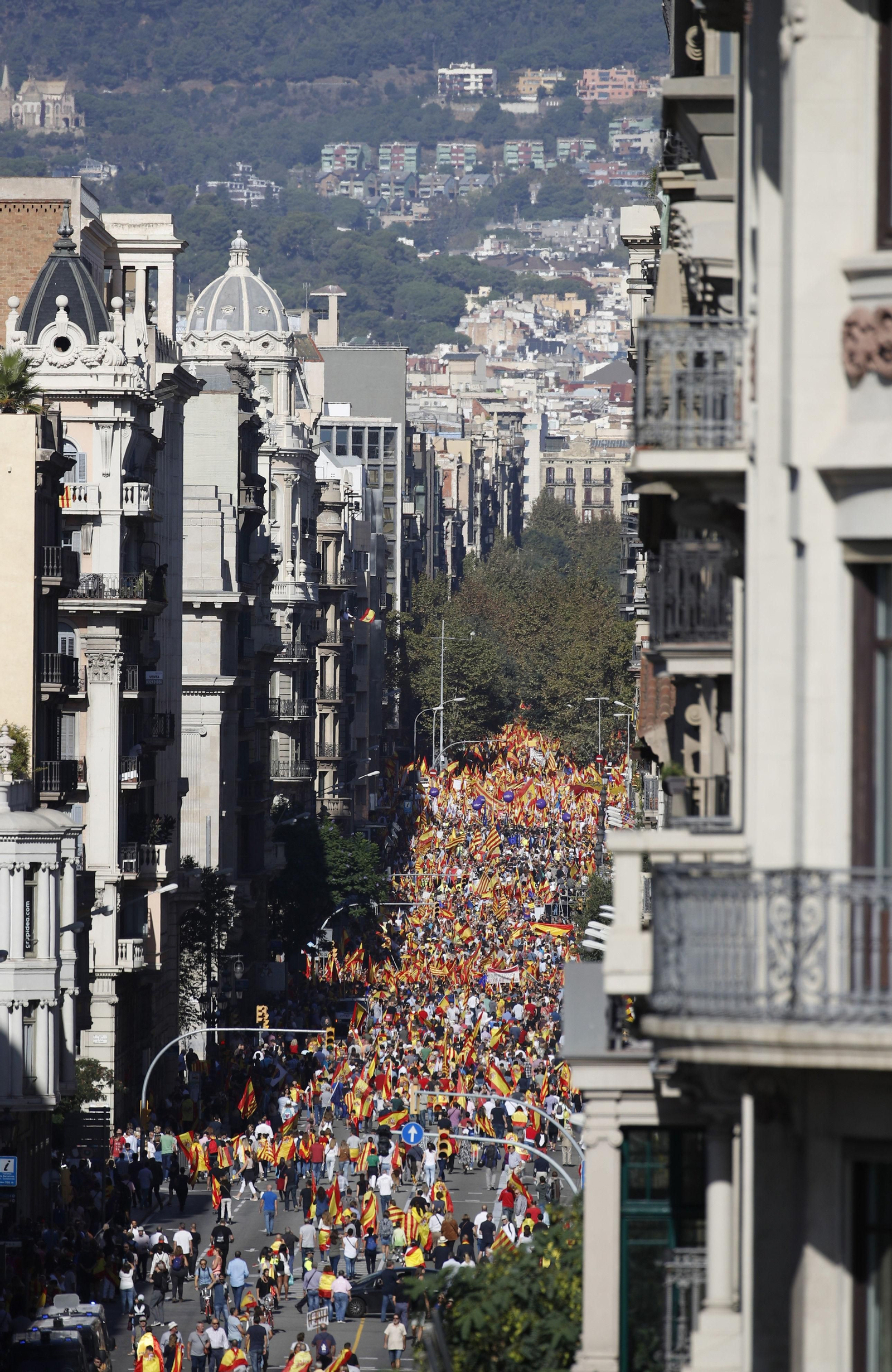 Las imágenes de la marcha por la unidad de España en Barcelona