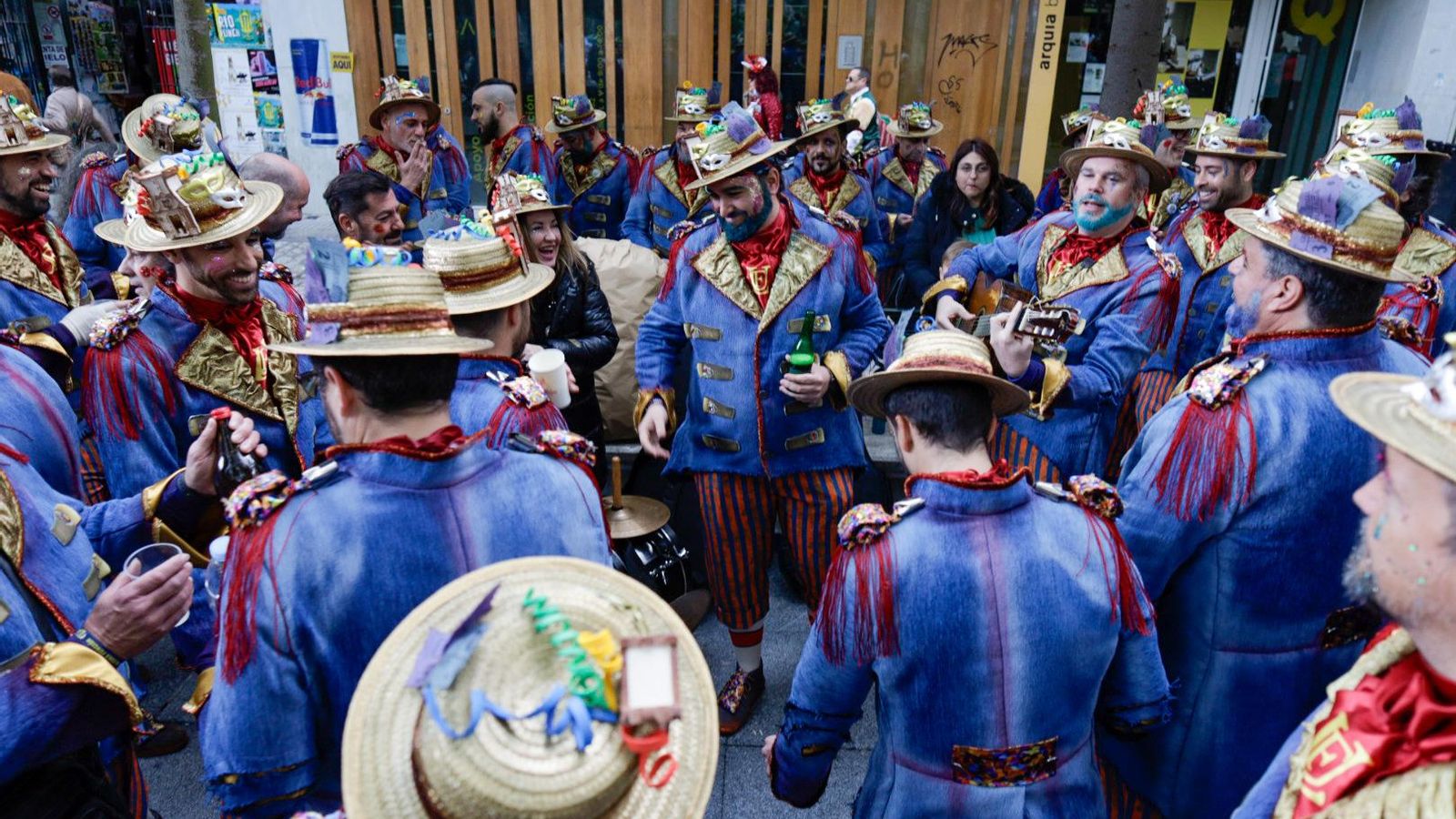 Las mejores imágenes del primer domingo de Carnaval de Cádiz