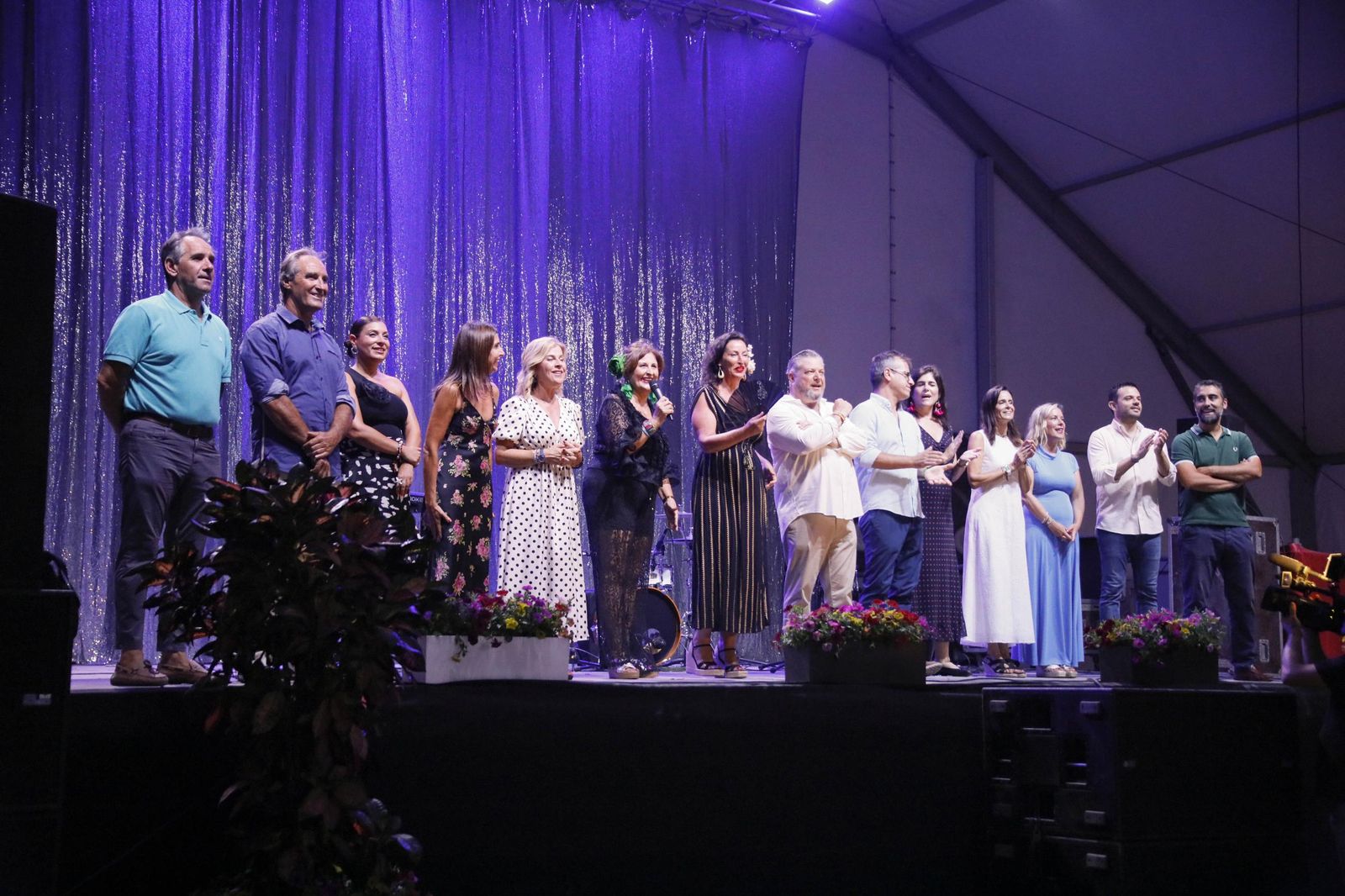 Las mejores imágenes del homenaje a los mayores en la caseta municipal de Almería