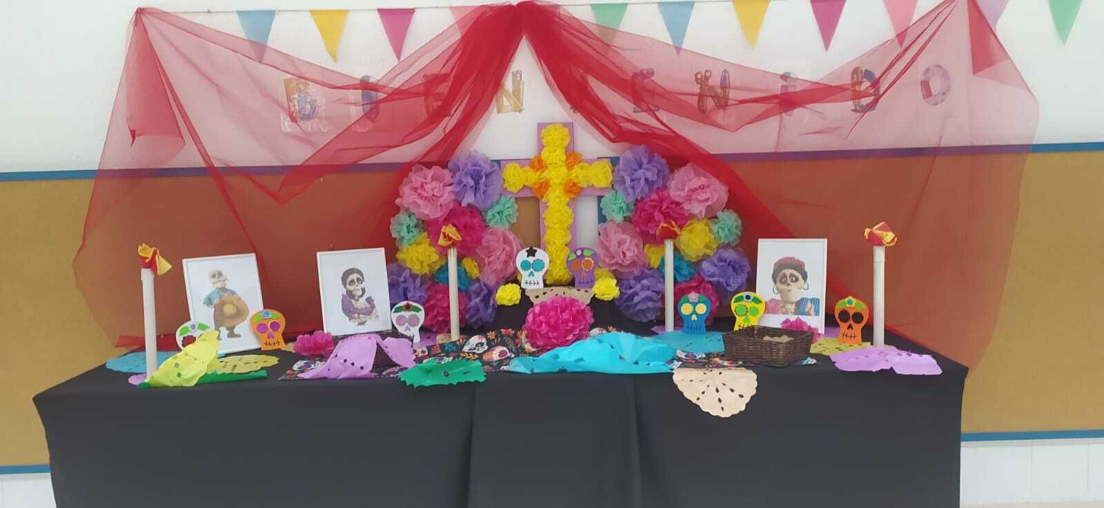 Un detalle de la decoración instalada en el colegio La Gaviota.