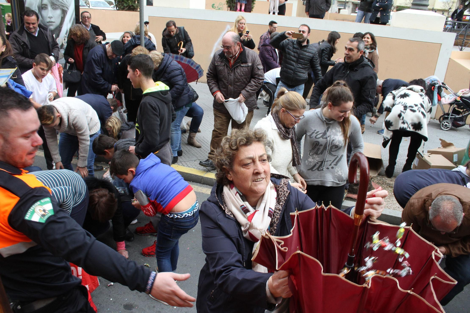 Cabalgata de los Reyes Magos 2018: Melchor, Gaspar y Baltazar adelantan su salida para llenar de ilusión las calles de Huelva
