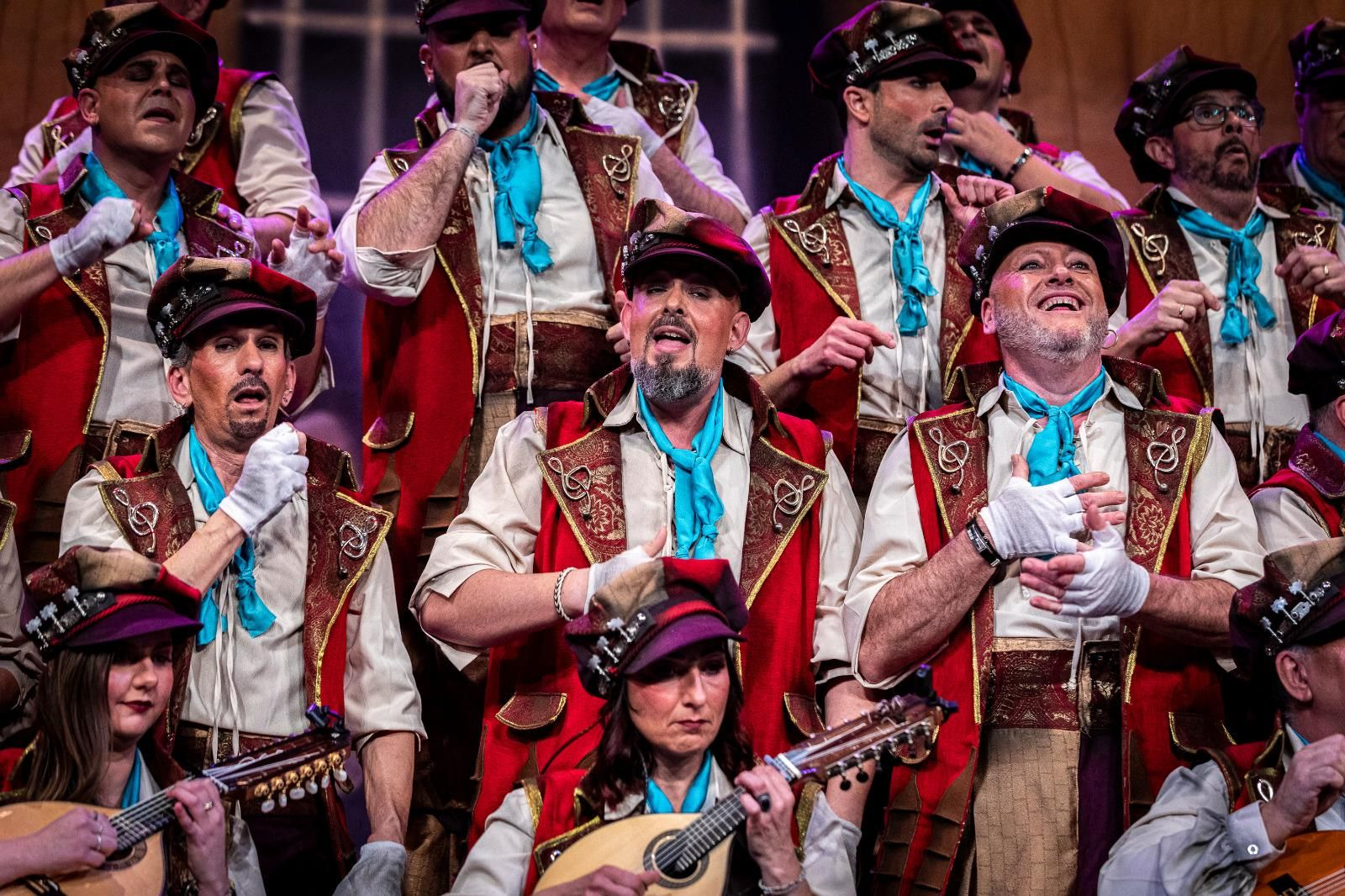 Búscate entre las mejores imágenes de la segunda sesión de cuartos de final del COAC 2025