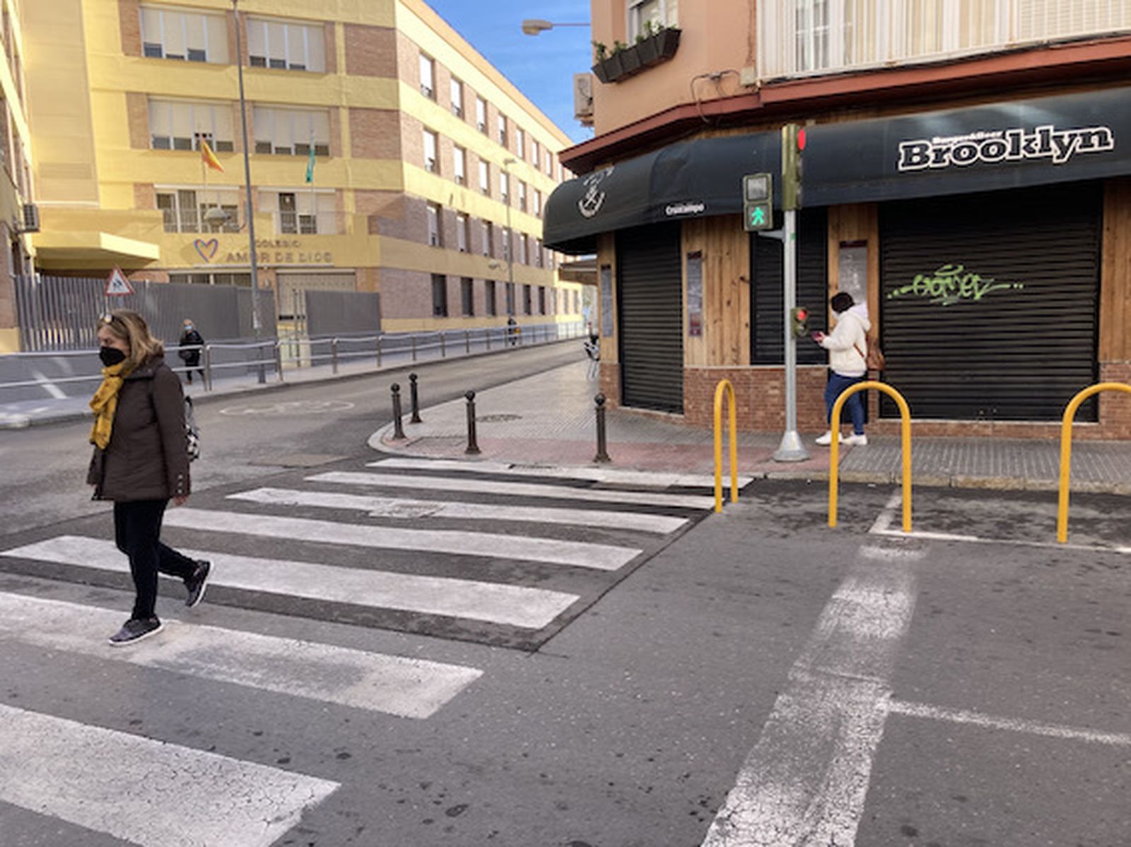 Así son los complicados accesos a los colegios de Cádiz