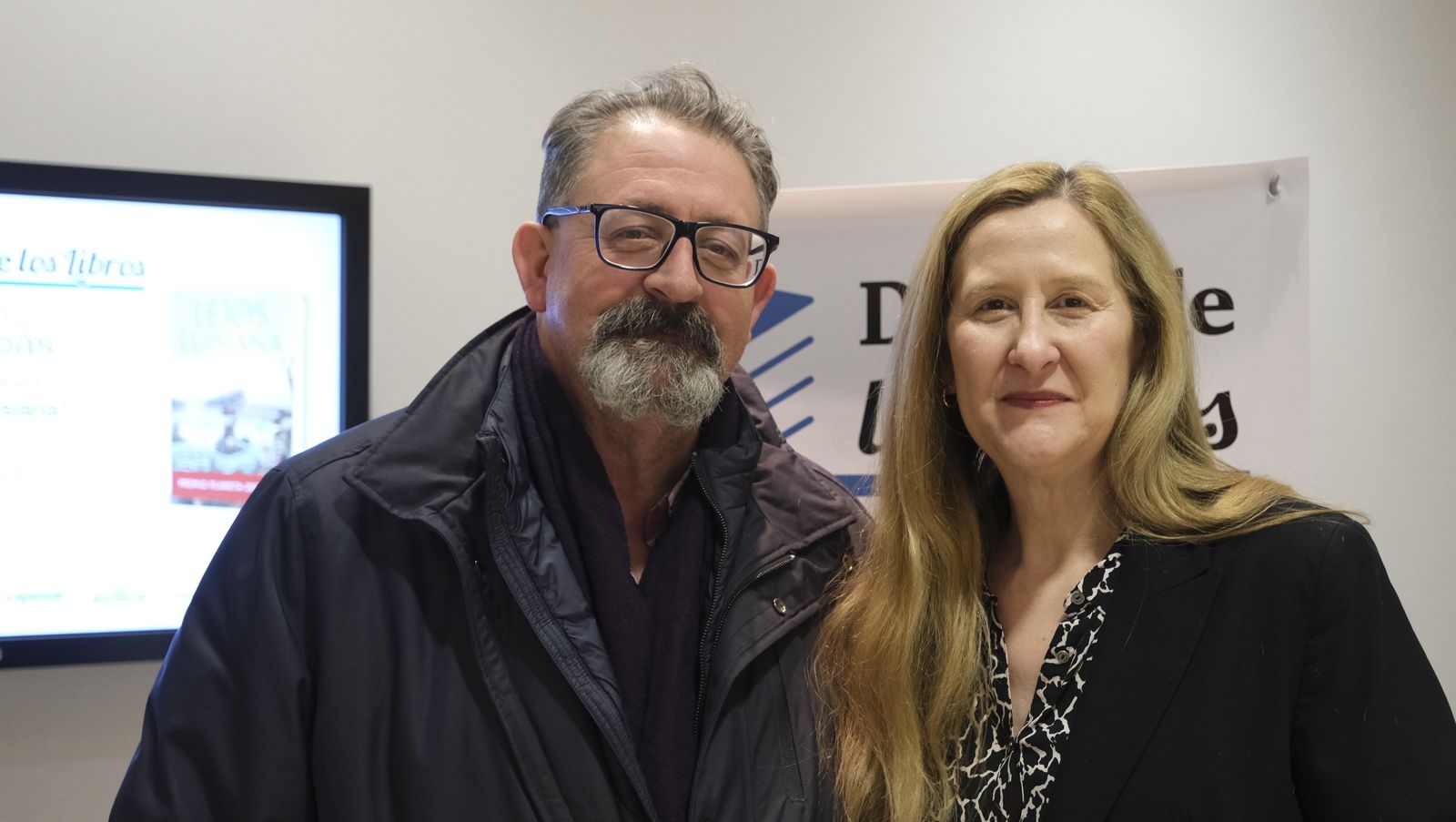 Imágenes del Diario de los Libros con la escritora ganadora del Premio Planeta 2022, Luz Gabás