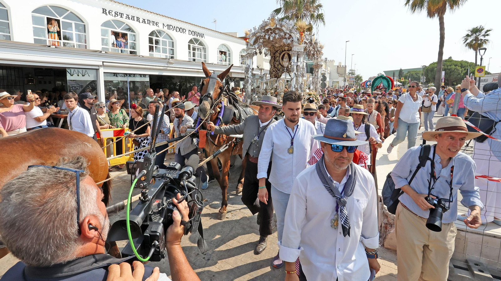 La Hdad del Rocío de Jerez de Bajo Guía a Doñana