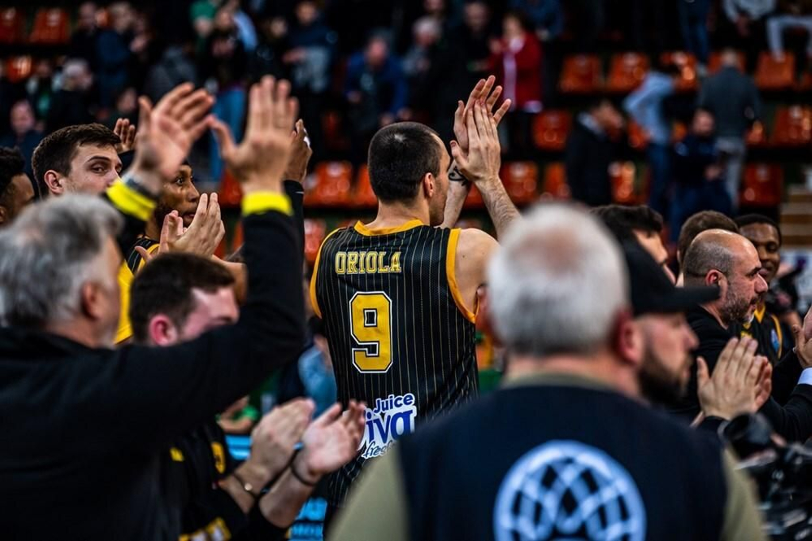 El AEK ganó en Limoges