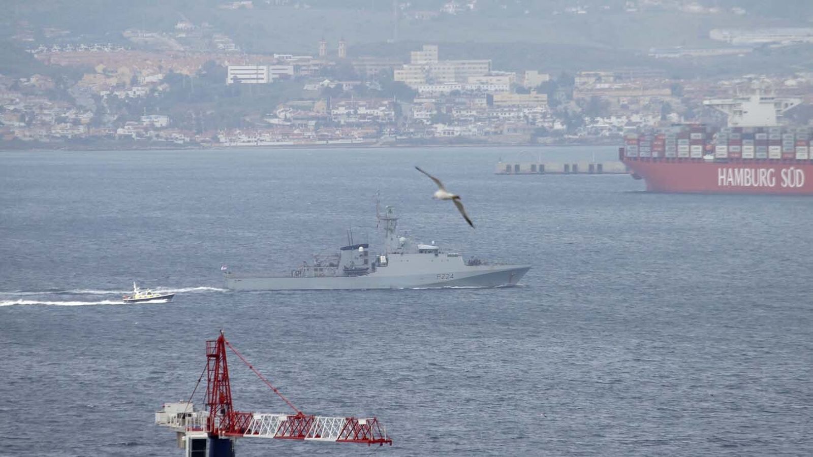 Las fotos del buque de guerra de la Royal Navy "HMS Trent" llegando a Gibraltar