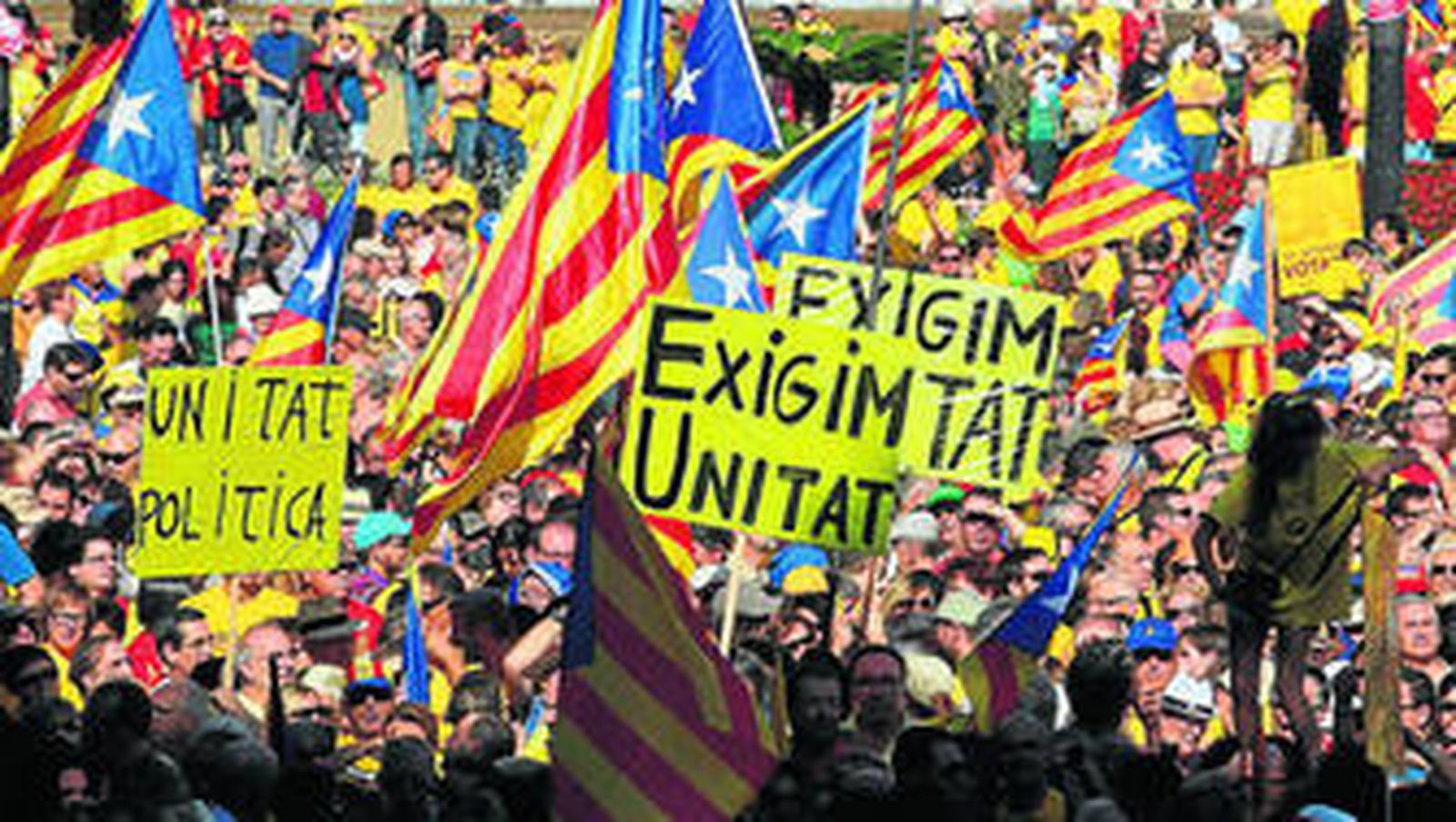 Concentración convocada por ANC y Òmnium ayer en la Plaza de Cataluña, en Barcelona.