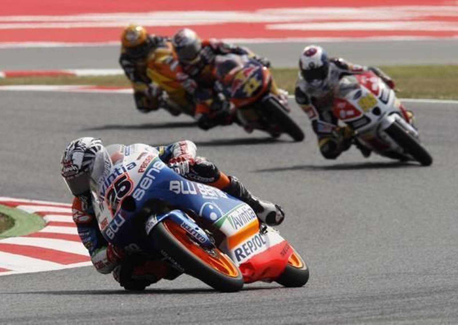 Las imágenes de la carrera de Moto3 del Gp de Cataluña.

Foto: Reuters