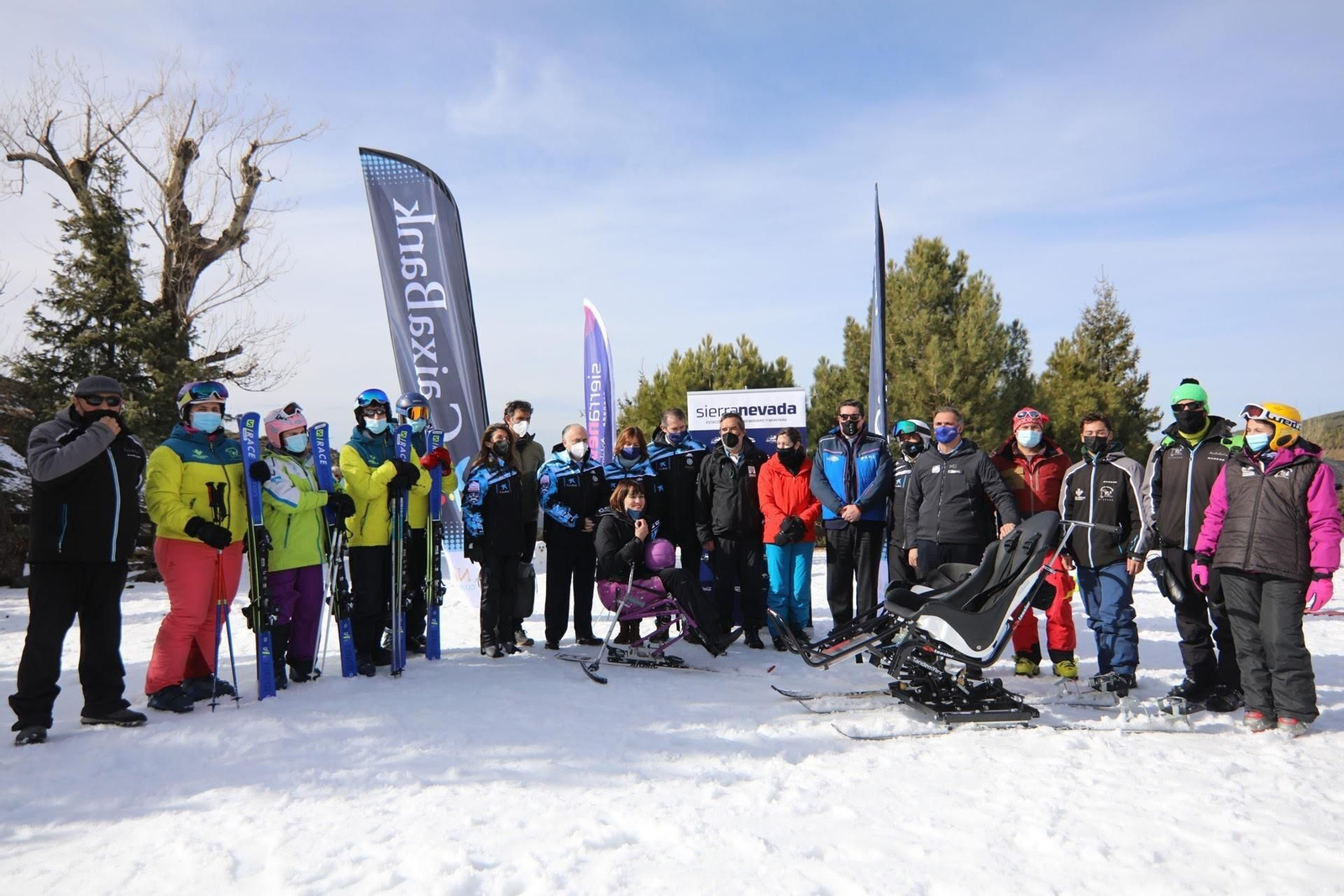Sierra Nevada renueva los equipos de esquí adaptado.