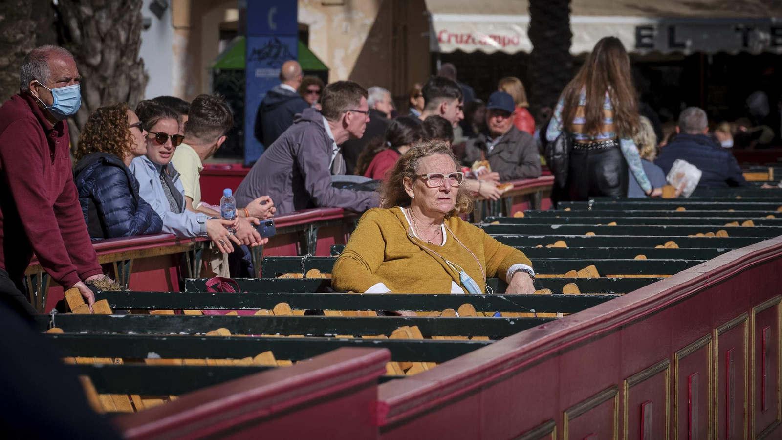 Piedad suspende su salida procesional, los hermanos de la cofradía realizan estación de penitencia en el interior de la iglesia de Santiago.