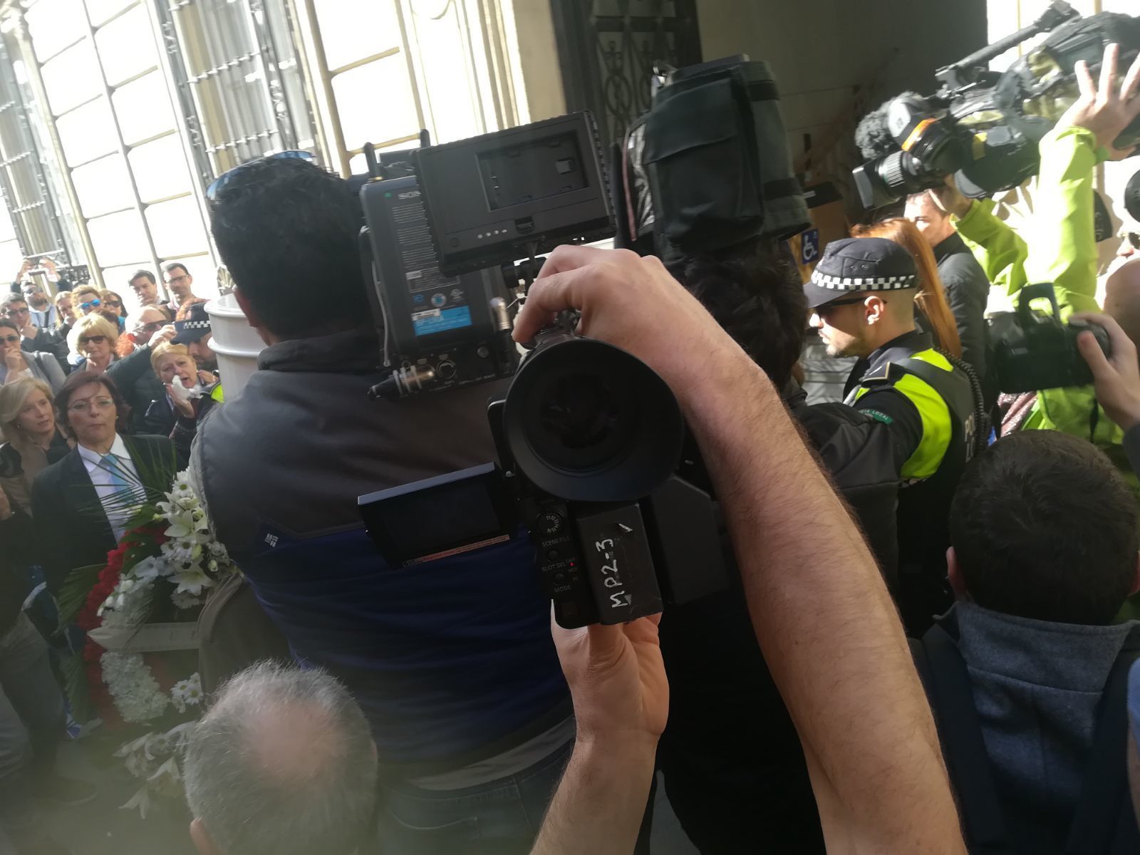 Las imágenes de la capilla ardiente de Gabriel Cruz.