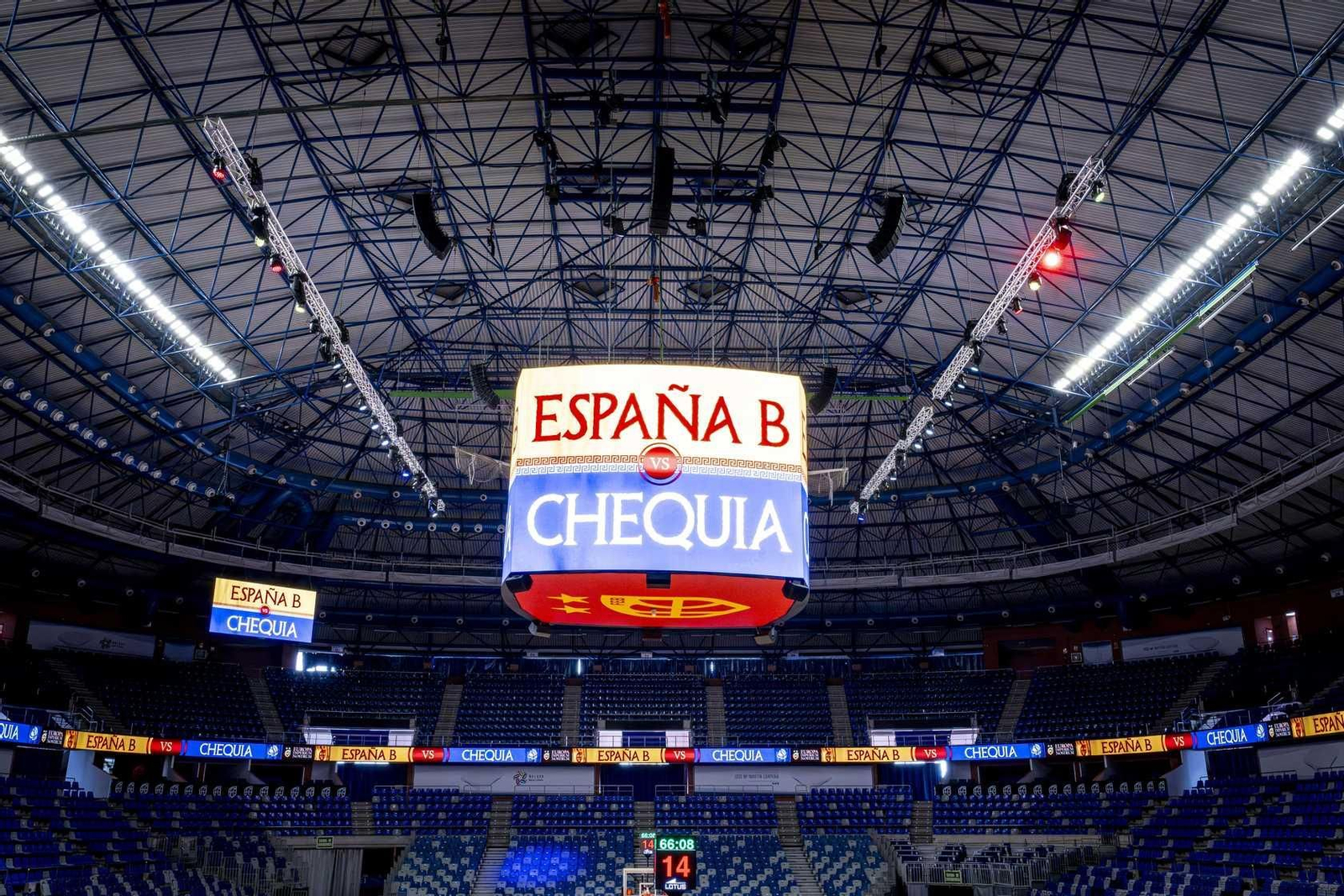 España B-República Checa, en fotos