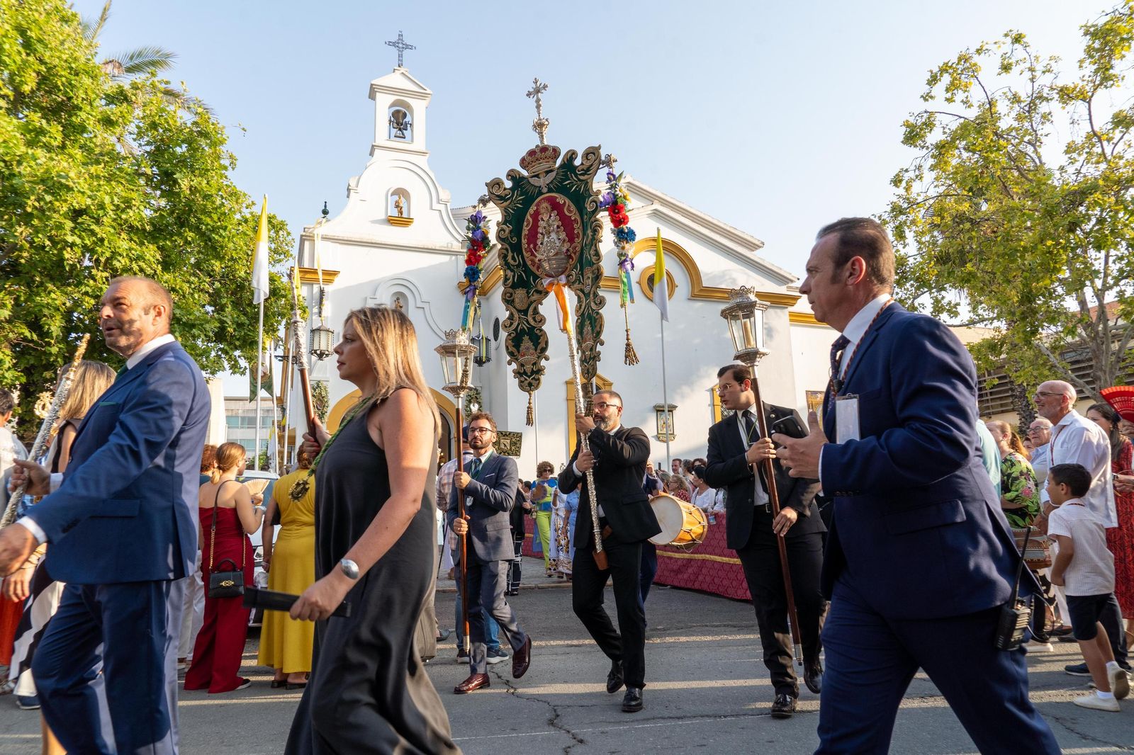 Imágenes del Rosario Jubilar rociero celebrado por las 25 hermandades filiales de la Matriz de Almonte en La Merced