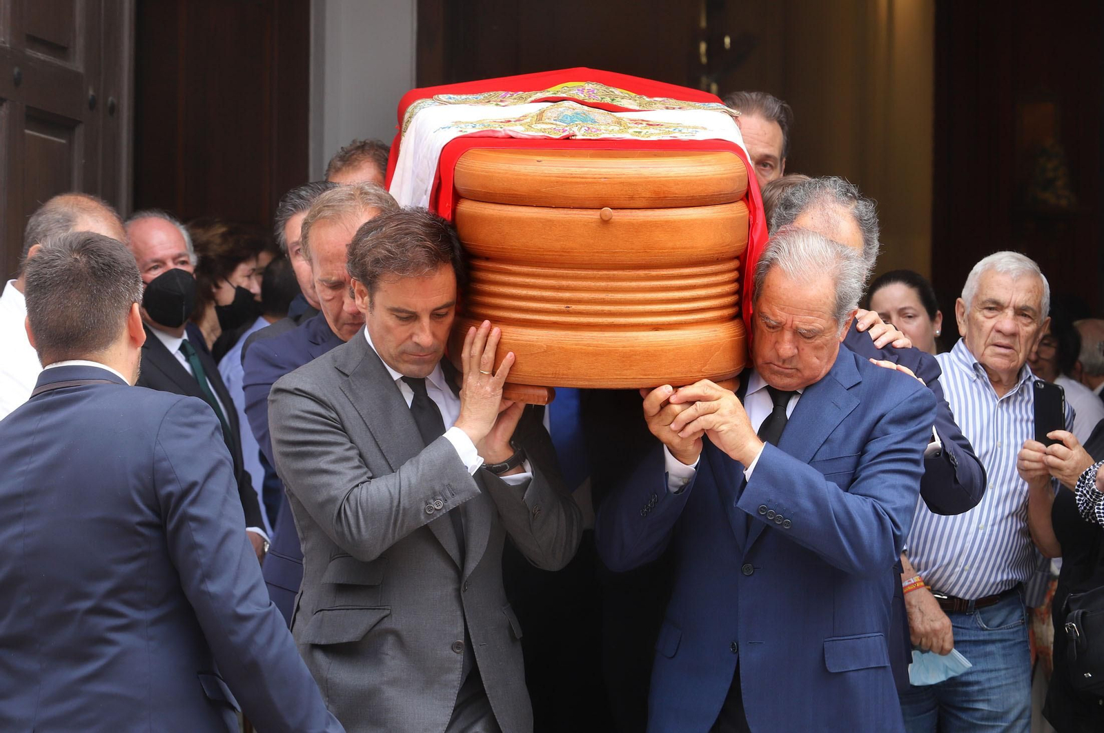 Misa funeral a Miguel Báez 'Litri', en imágenes