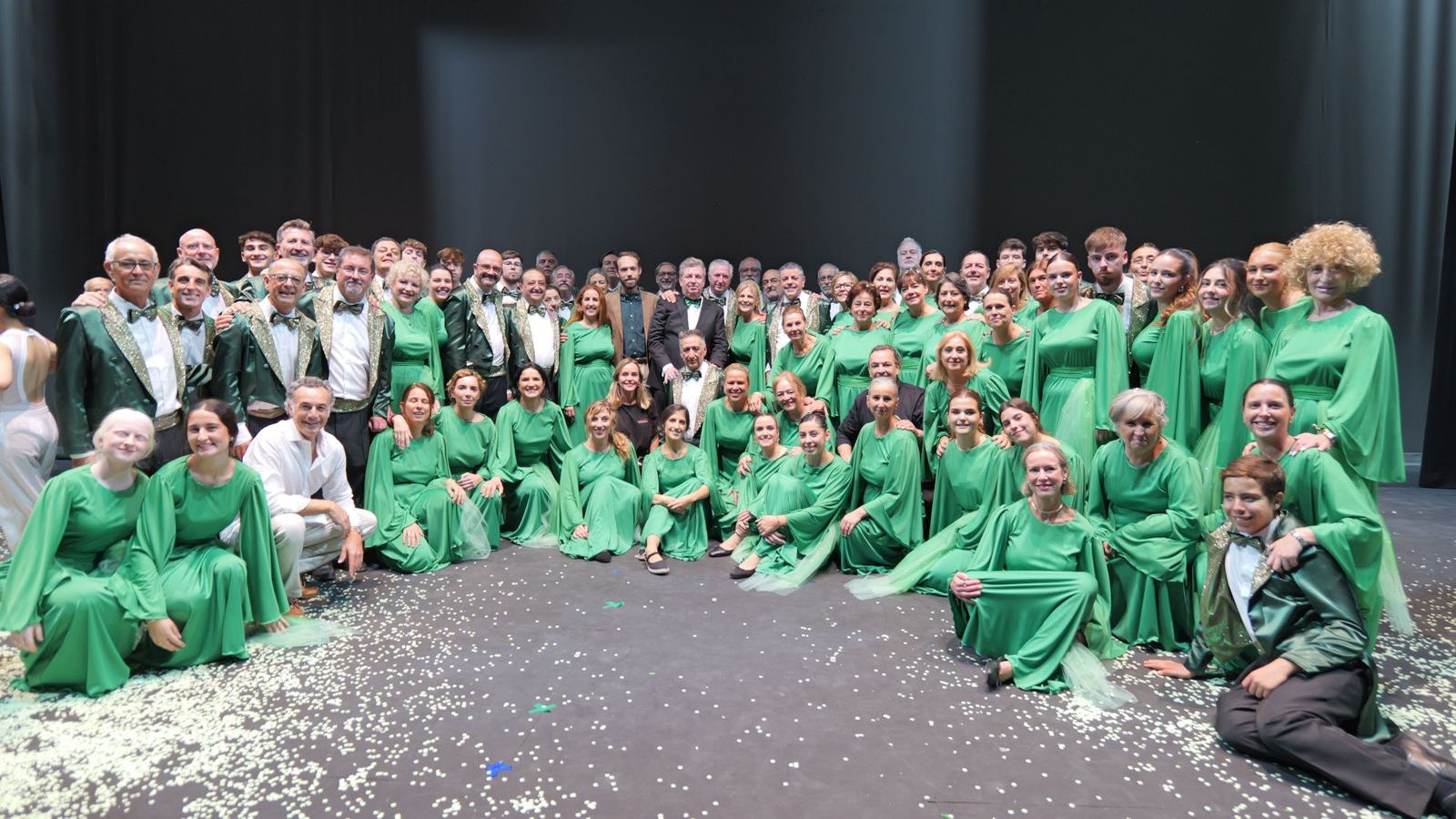 Voluntarios del musical, en el Teatro Villamarta.