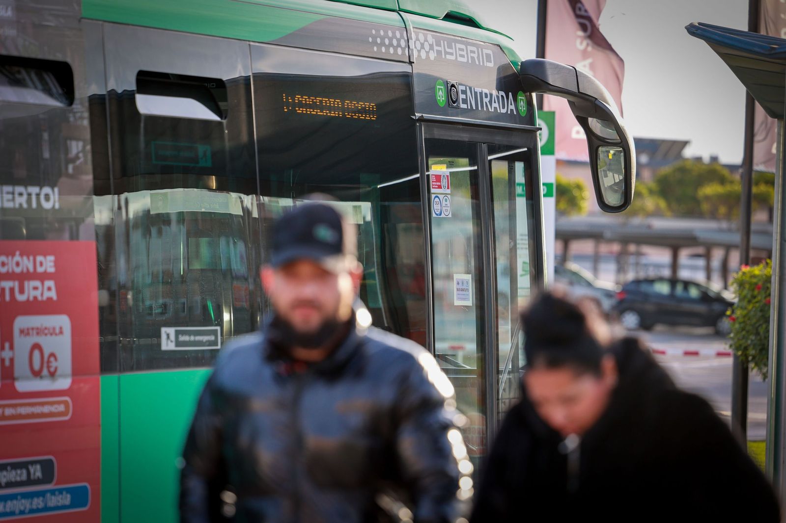 Primer día de funcionamiento del autobús urbano gratuito en San Fernando