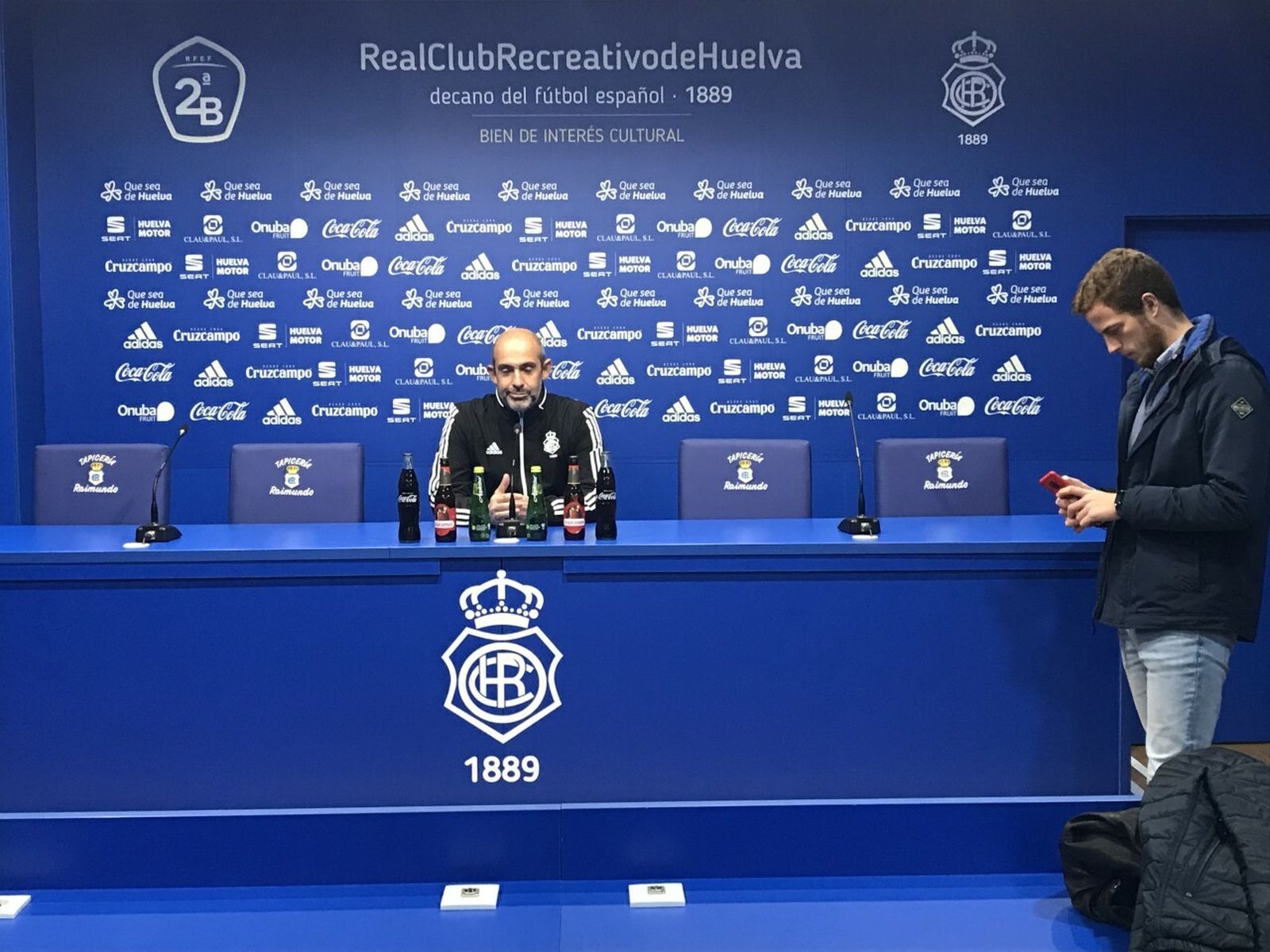 Alberto Monteagudo, durante la rueda de prensa previa al partido con el Cádiz B.