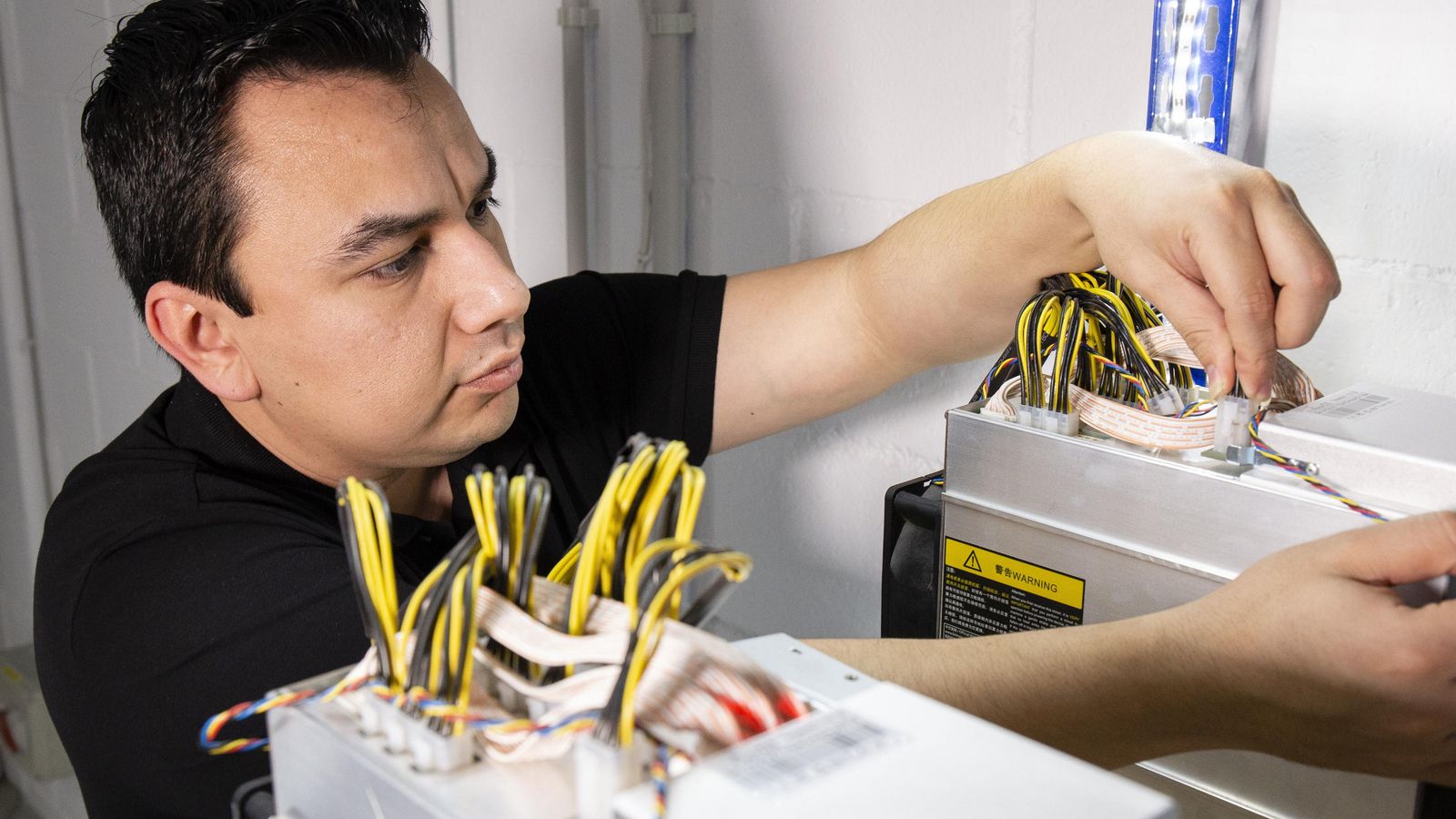 Alain Aguirre, cofundador y CEO de Cryptosolartech.