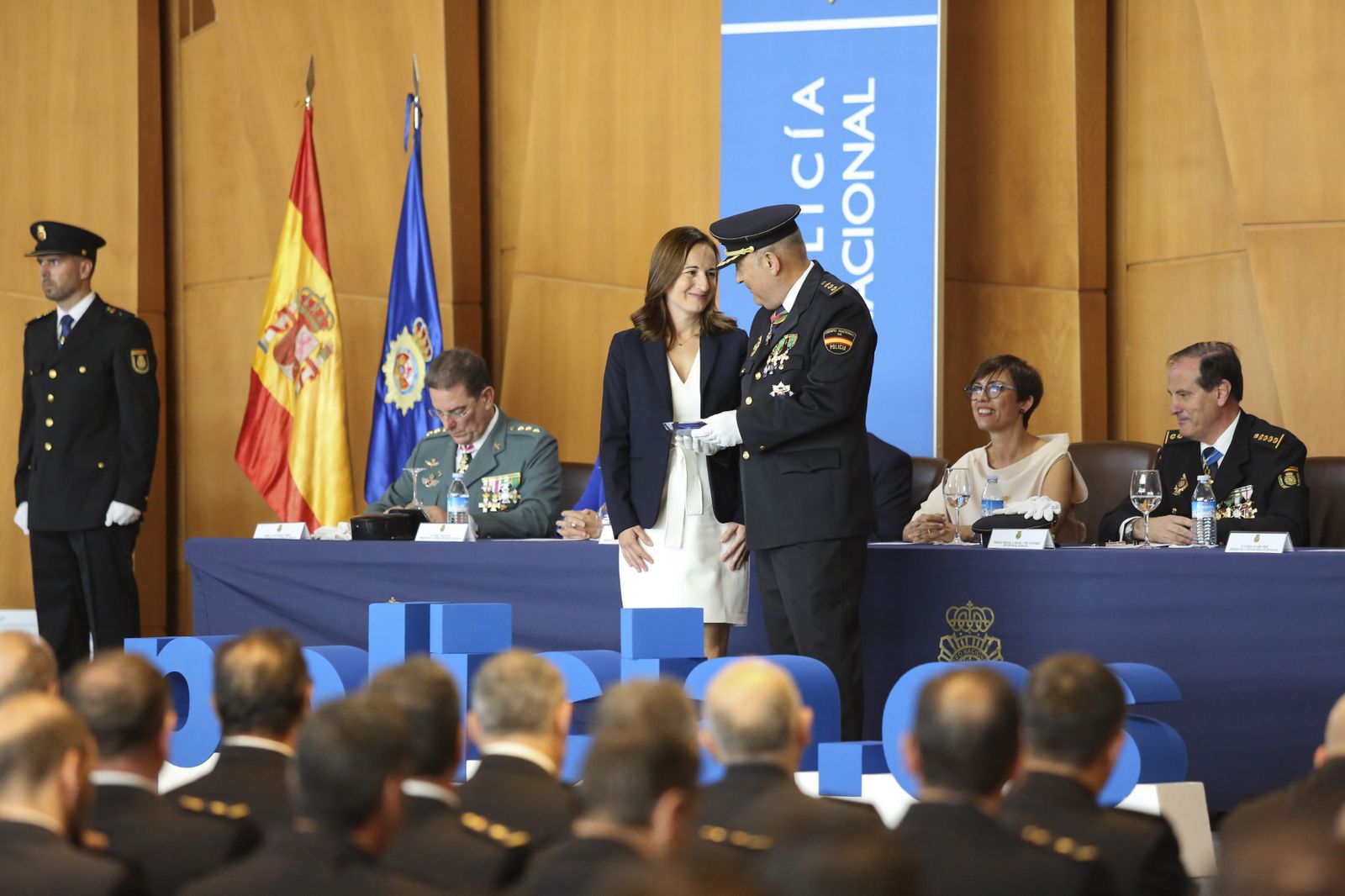 Las fotos del día del patrón de la Policía Nacional en Málaga