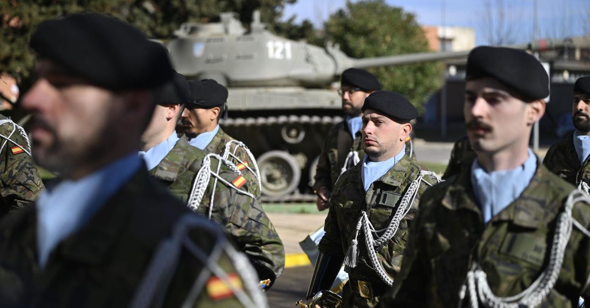El Gobierno aprueba subir 200 euros al mes el sueldo de los militares