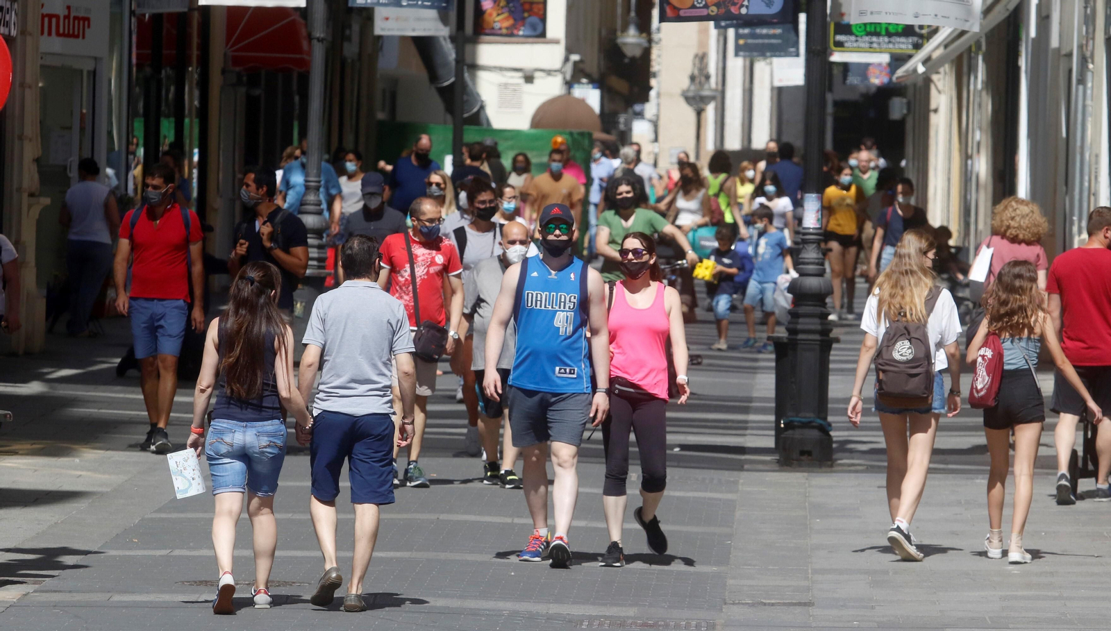 Ambiente en el centro de Córdoba el primer día sin uso obligatorio de mascarilla en exteriores. Ambiente en el centro de Córdoba el primer día sin uso obligatorio de mascarilla en exteriores.