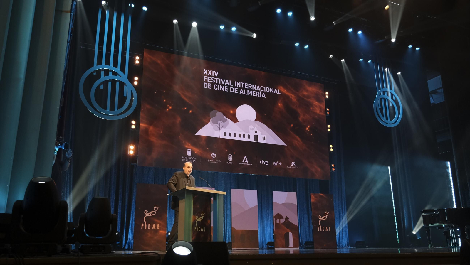 Adriana Ugarte, 'Premio Almería Tierra de Cine', en la gala inaugural de FICAL 2025, en imágenes