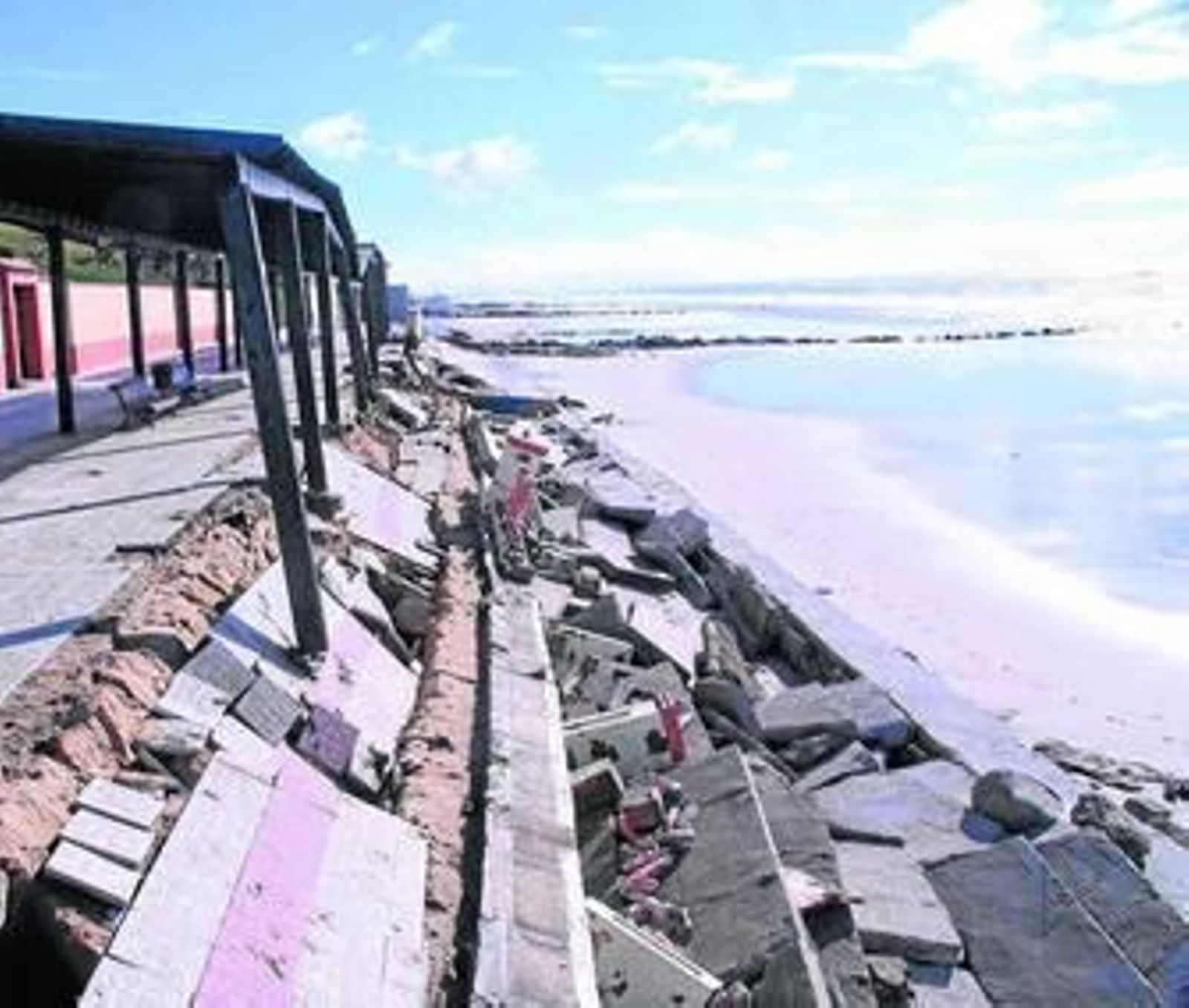 Los temporales ocasionan numerosos daños en el litoral. Los temporales ocasionan numerosos daños en el litoral.