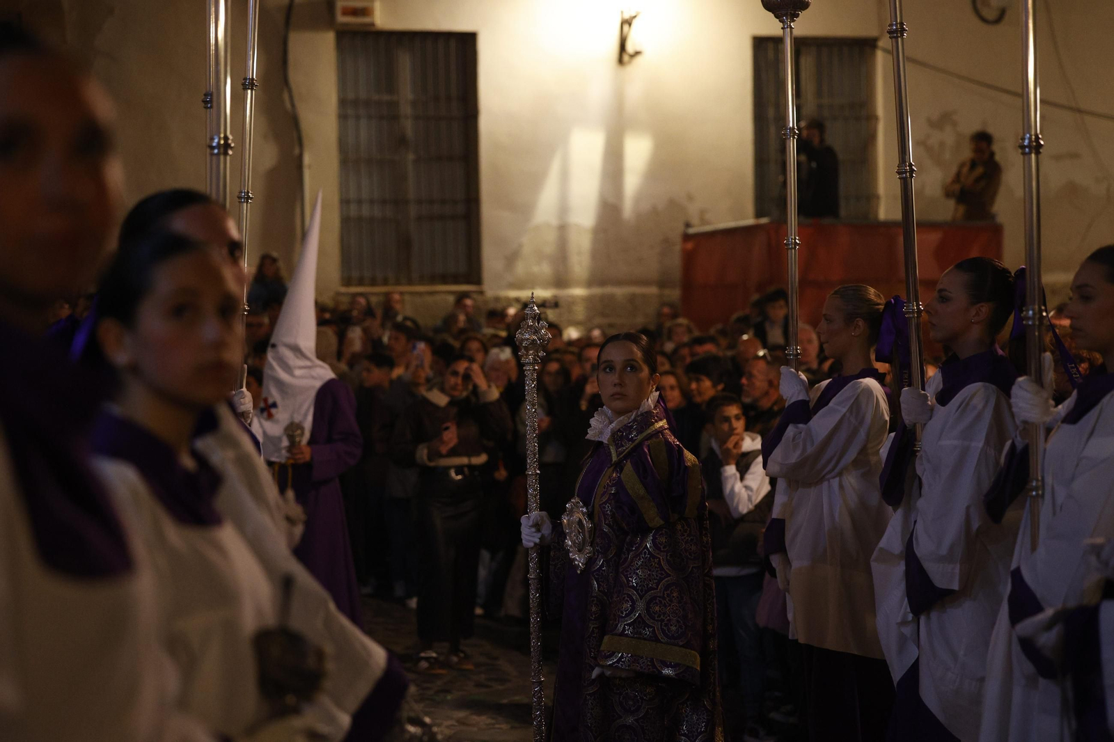 Imágenes de la salida de Medinaceli en la Semana Santa de Cádiz 2025