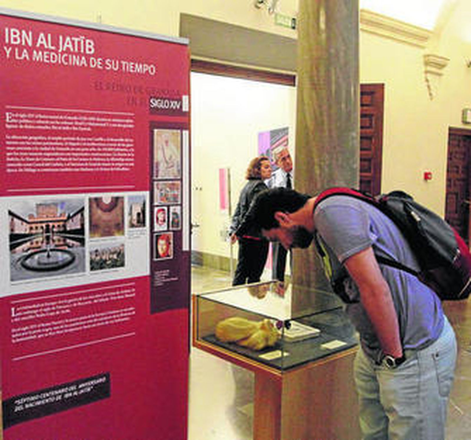 Inauguración de la muestra en La Madraza.