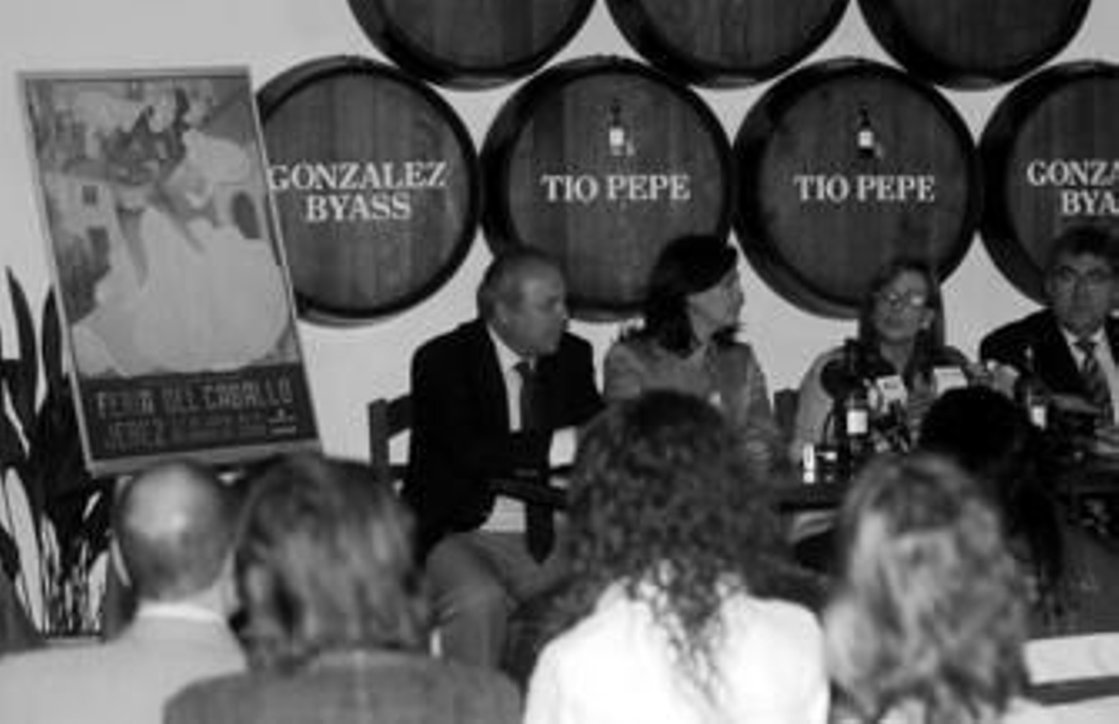 Juan Luis Vega, Barroso, Sánchez y Casto, ayer en la bodega González Byass, donde se presentó de forma oficial la Feria del Caballo 2008.