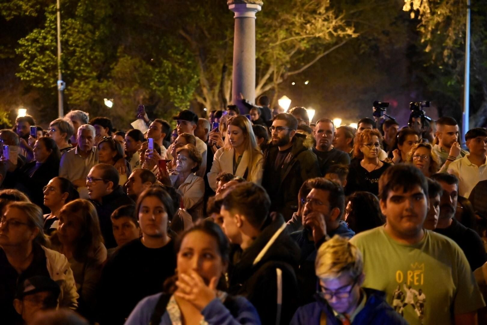 El Señor de la Salud da luz al Jueves de Pasión en Córdoba, en imágenes