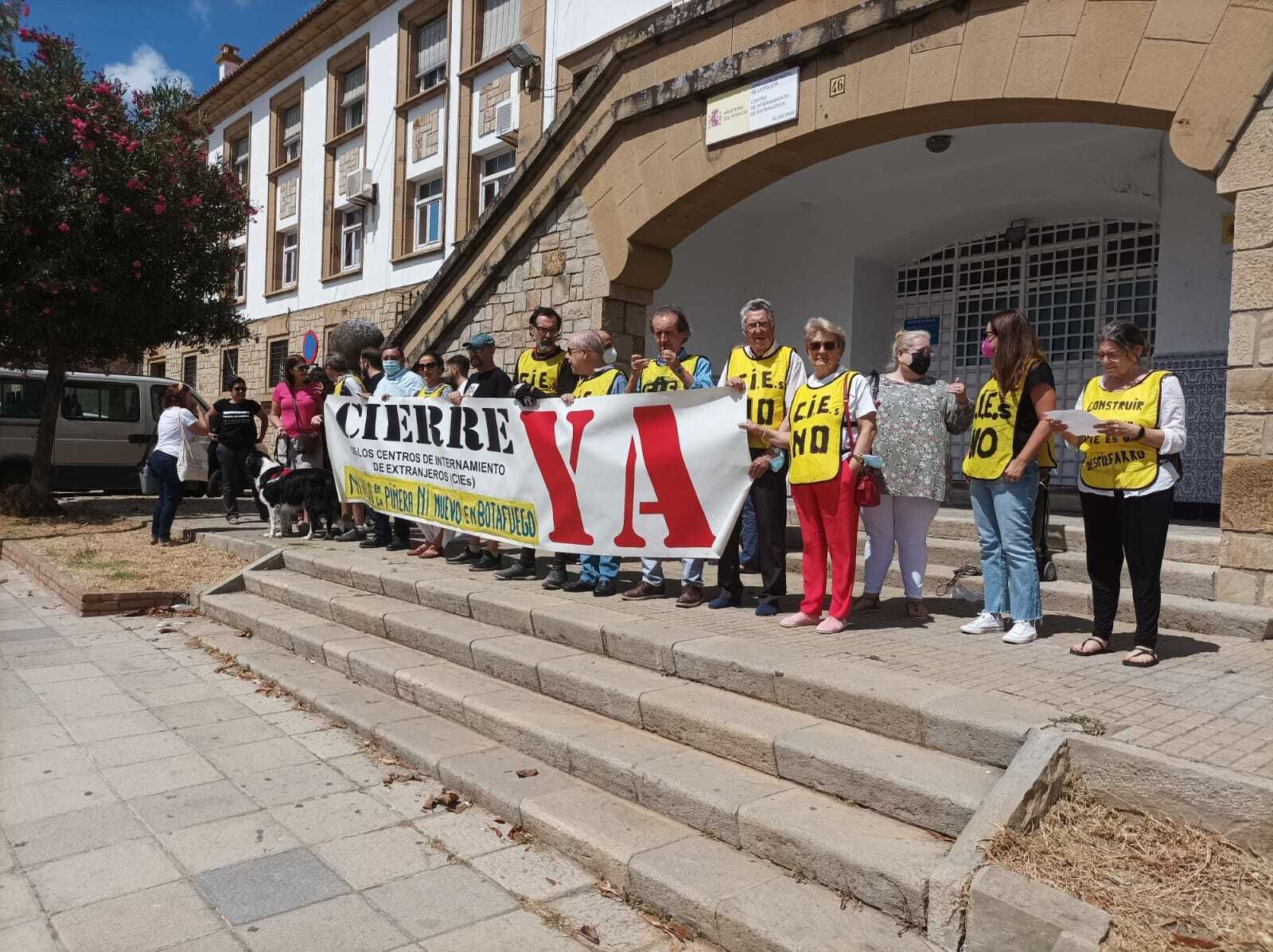 Manifestación solicitando el cierre del CIE en  Algeciras