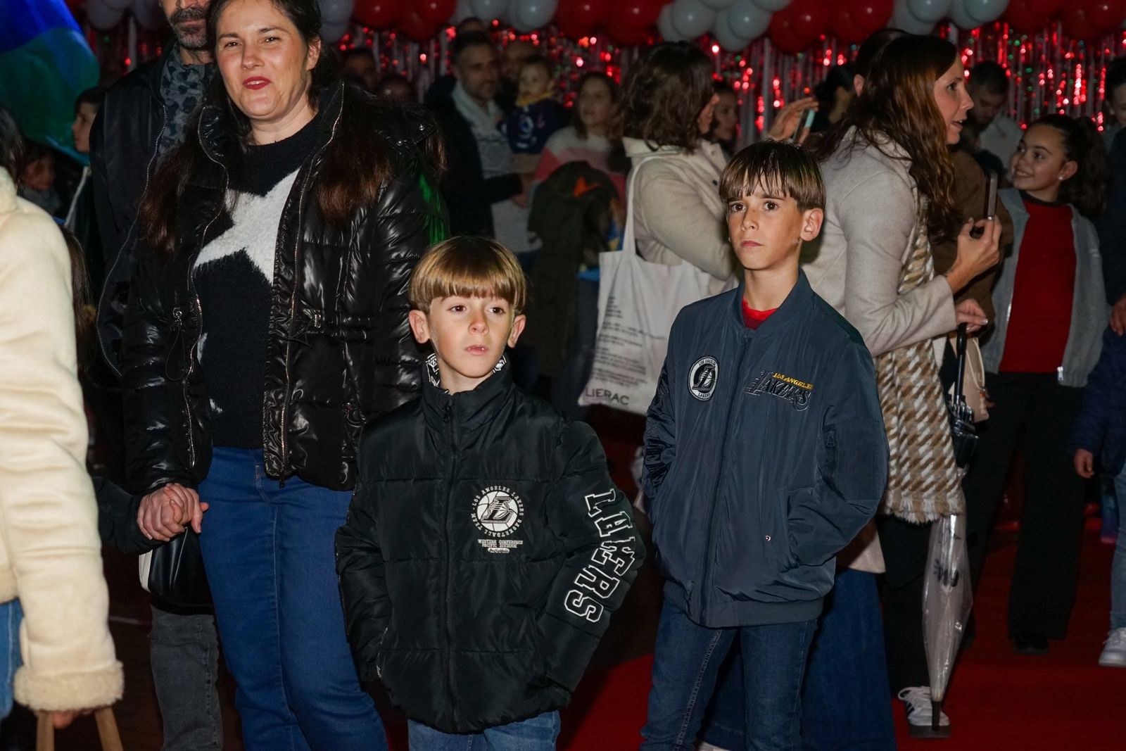 La lluvia no pudo con una ilusión desbordante en Vícar: la cabalgata estática, en imágenes