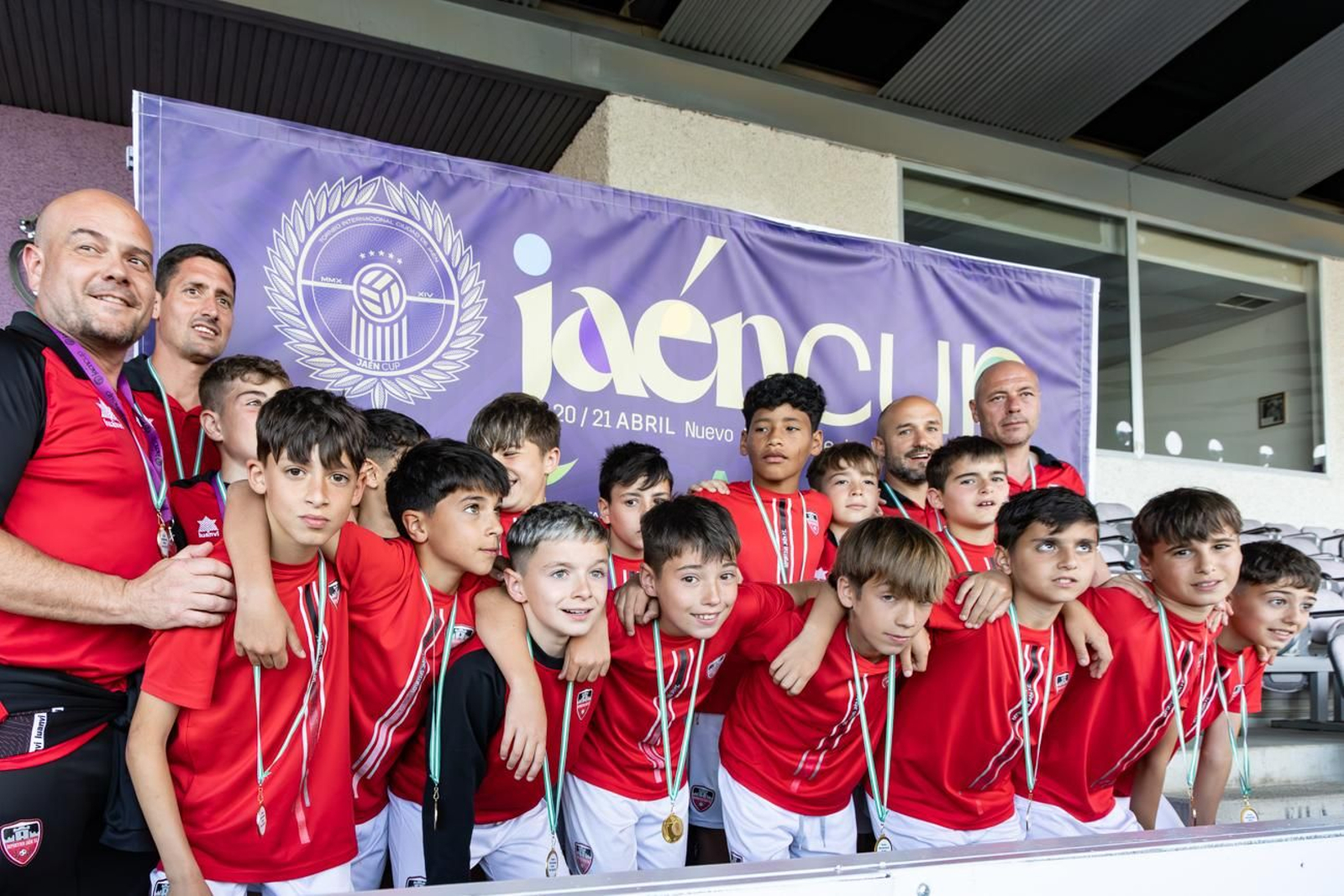 ¿Estuviste en la Jaén Cup viendo a los mejores equipos de Europa? Búscate aquí